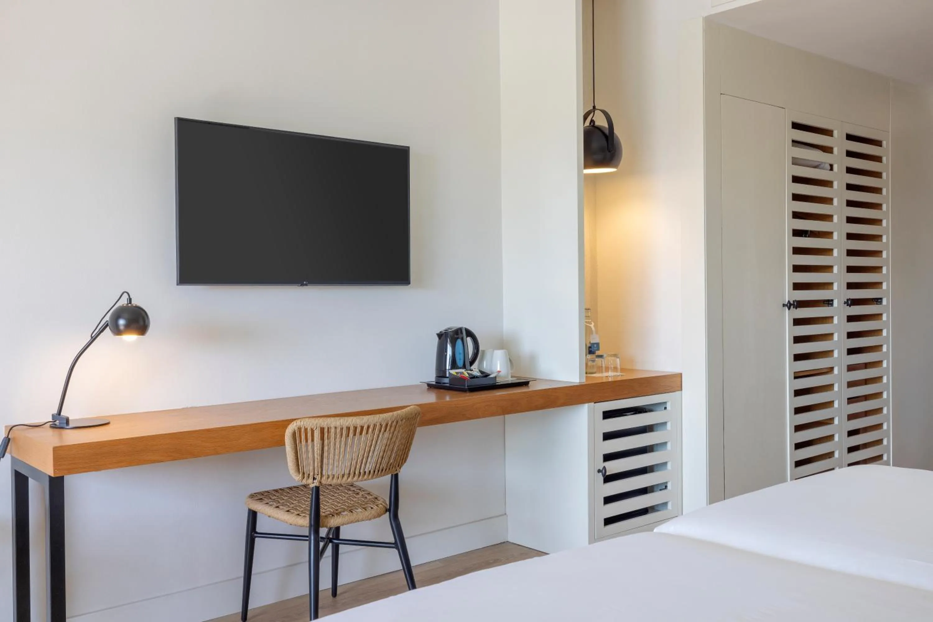 TV and multimedia, Bed in AluaSoul Costa Adeje - Adults Only