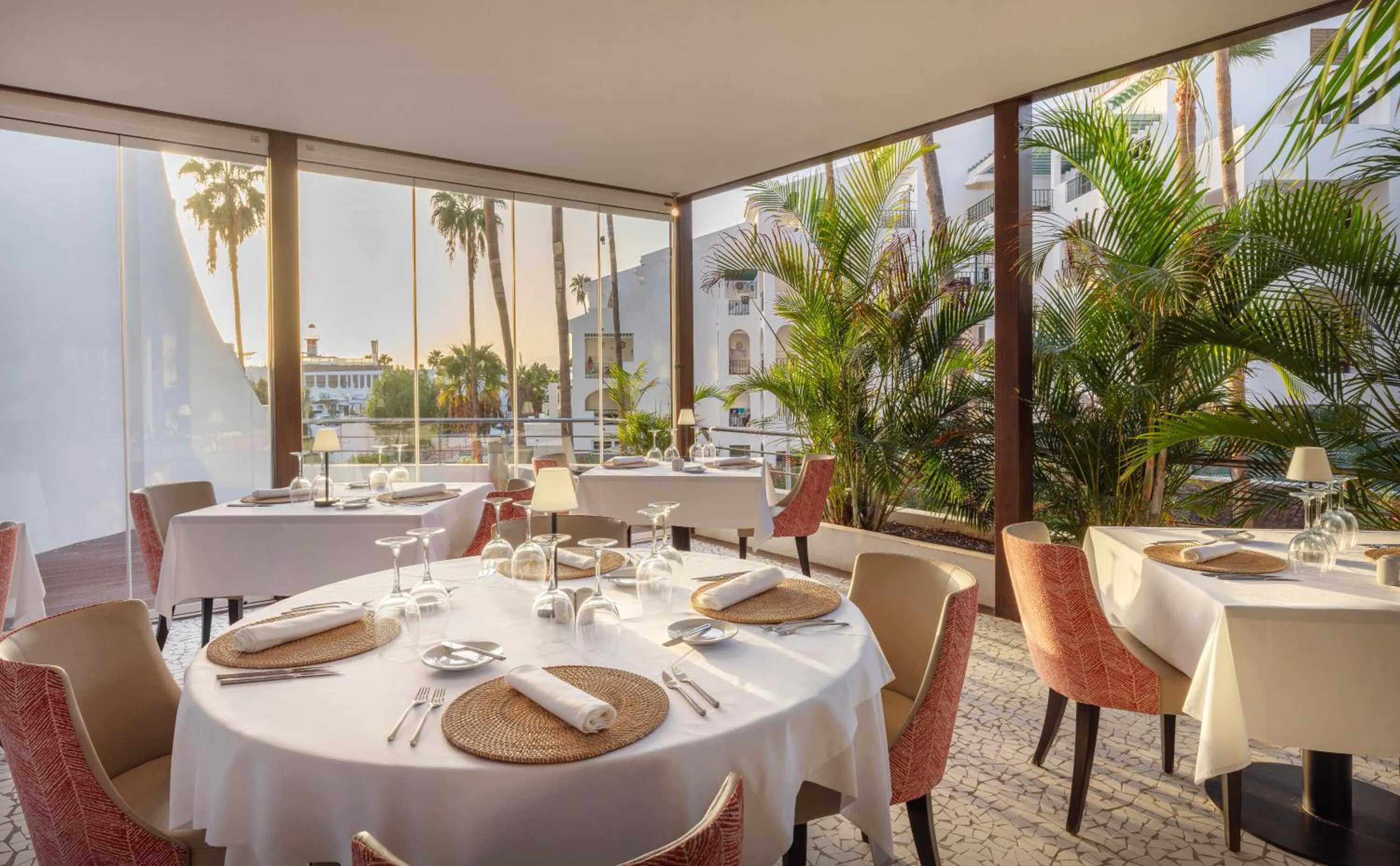 Food and drinks in AluaSoul Costa Adeje - Adults Only