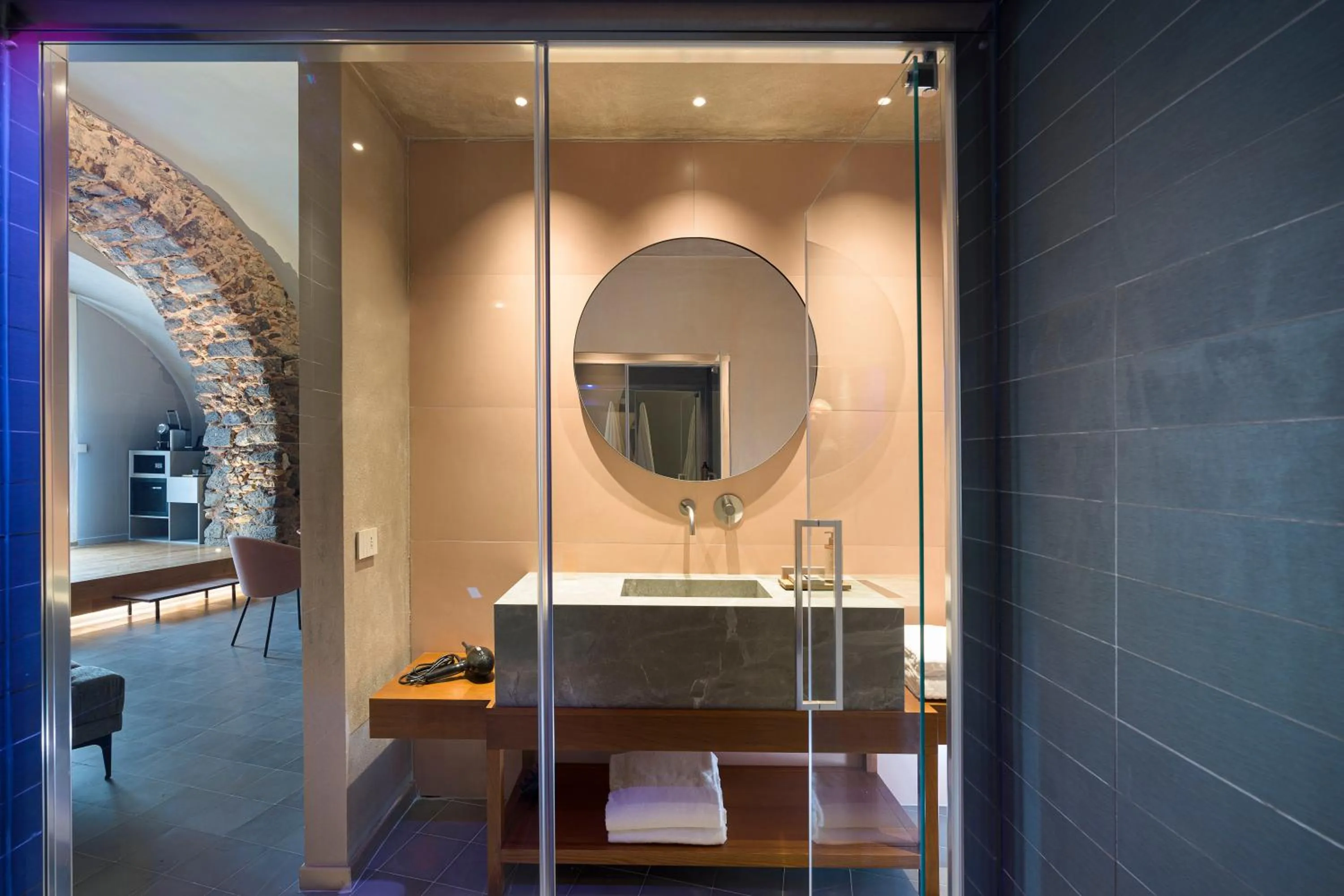 Shower in BASTIÒ PRIVATE SUITES