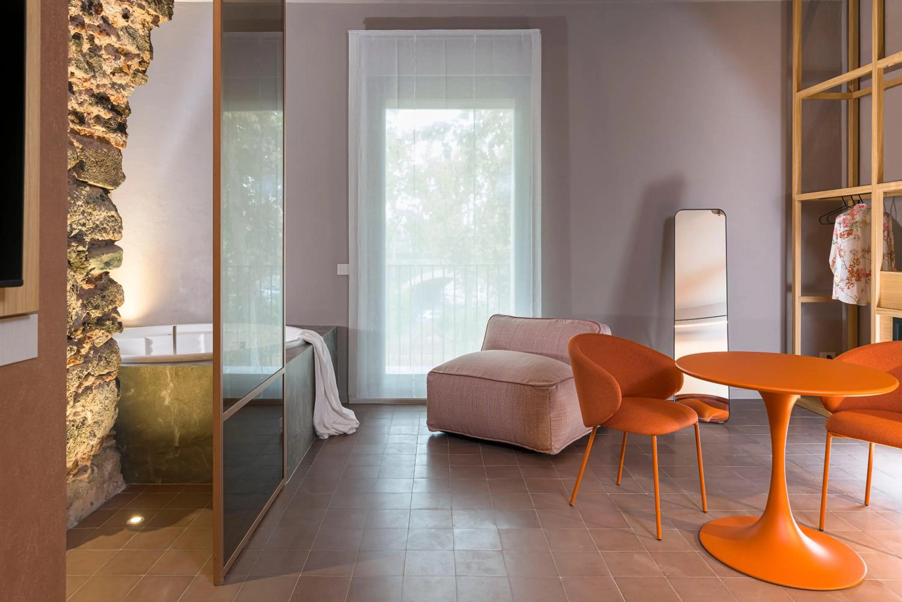 Hot Tub in BASTIÒ PRIVATE SUITES