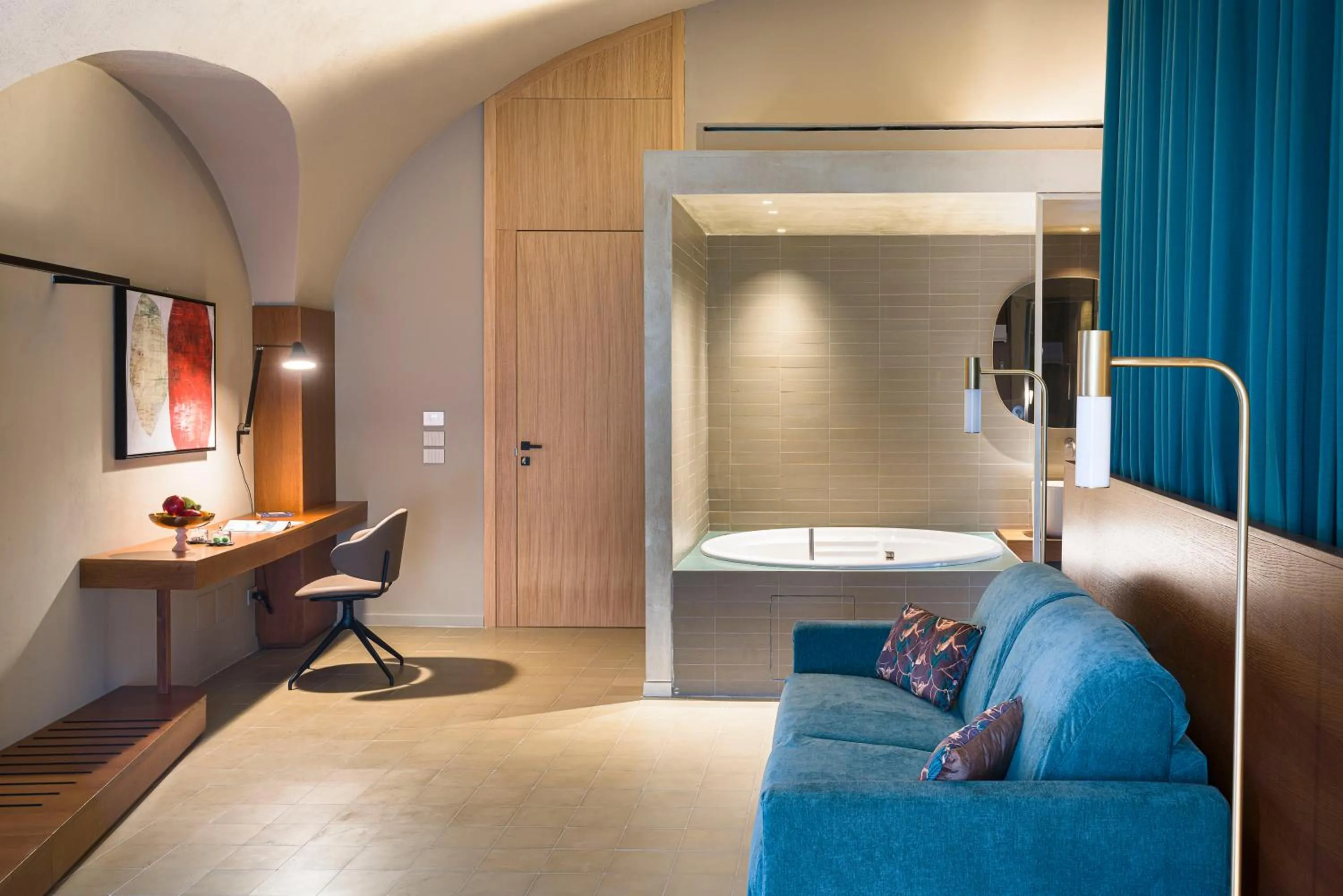 Living room, Bed in BASTIÒ PRIVATE SUITES