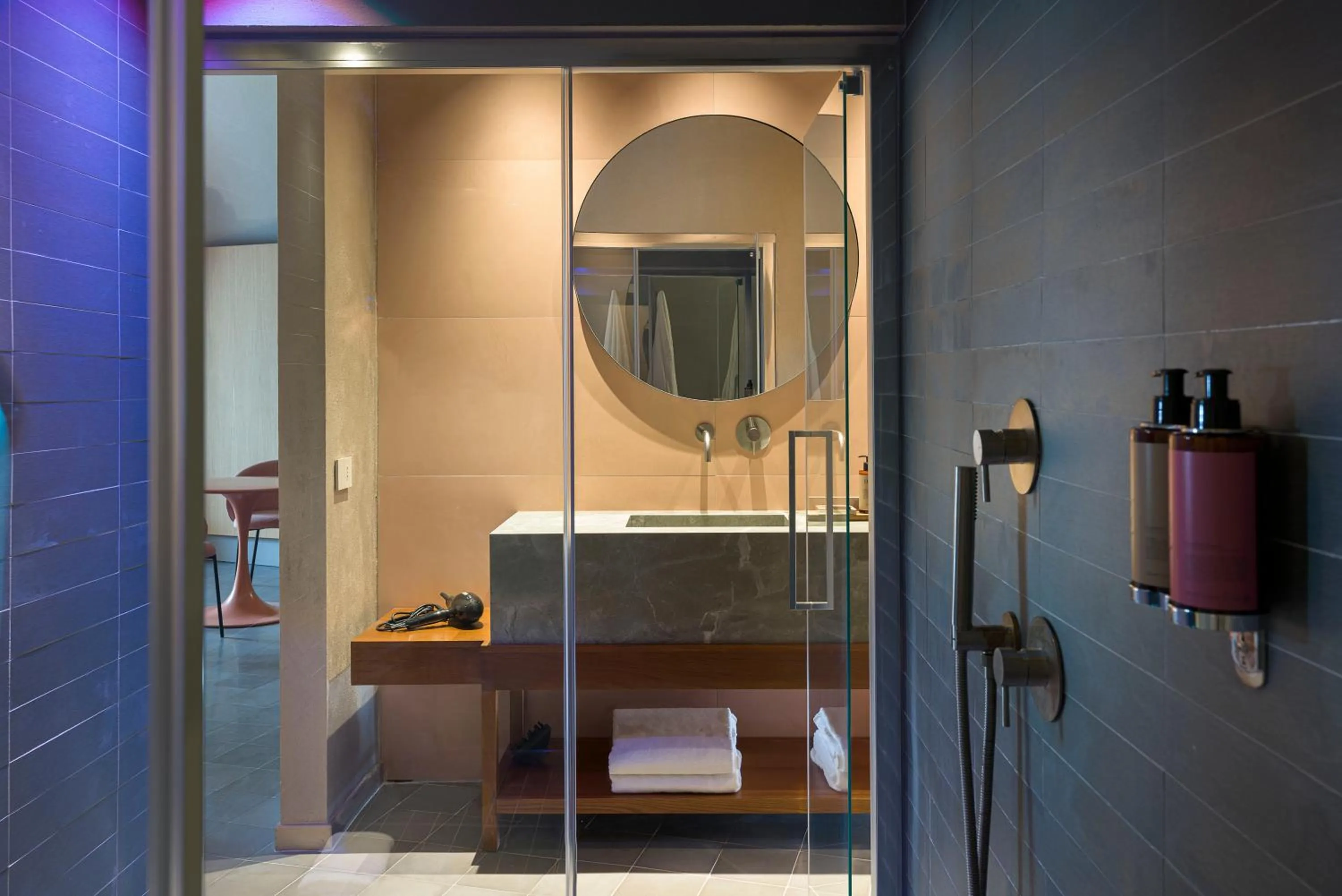 Shower in BASTIÒ PRIVATE SUITES