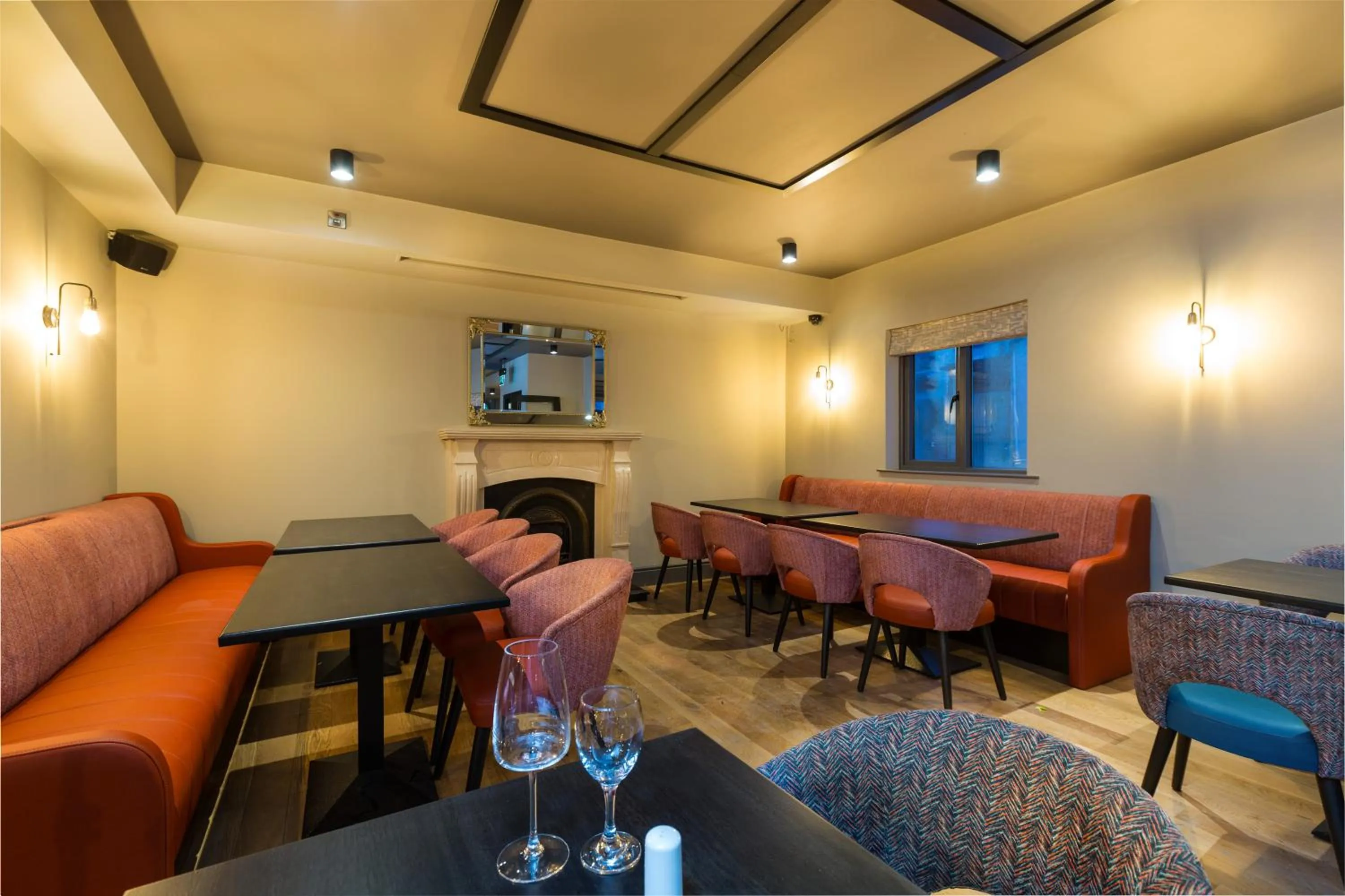 Restaurant/places to eat in Castle Varagh Hotel & Bar