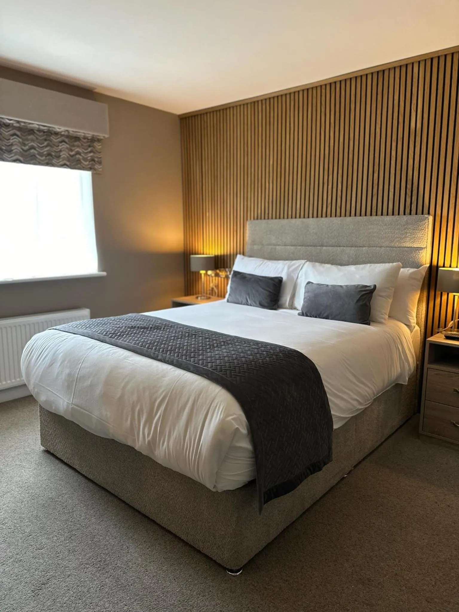 Bed in Castle Varagh Hotel & Bar