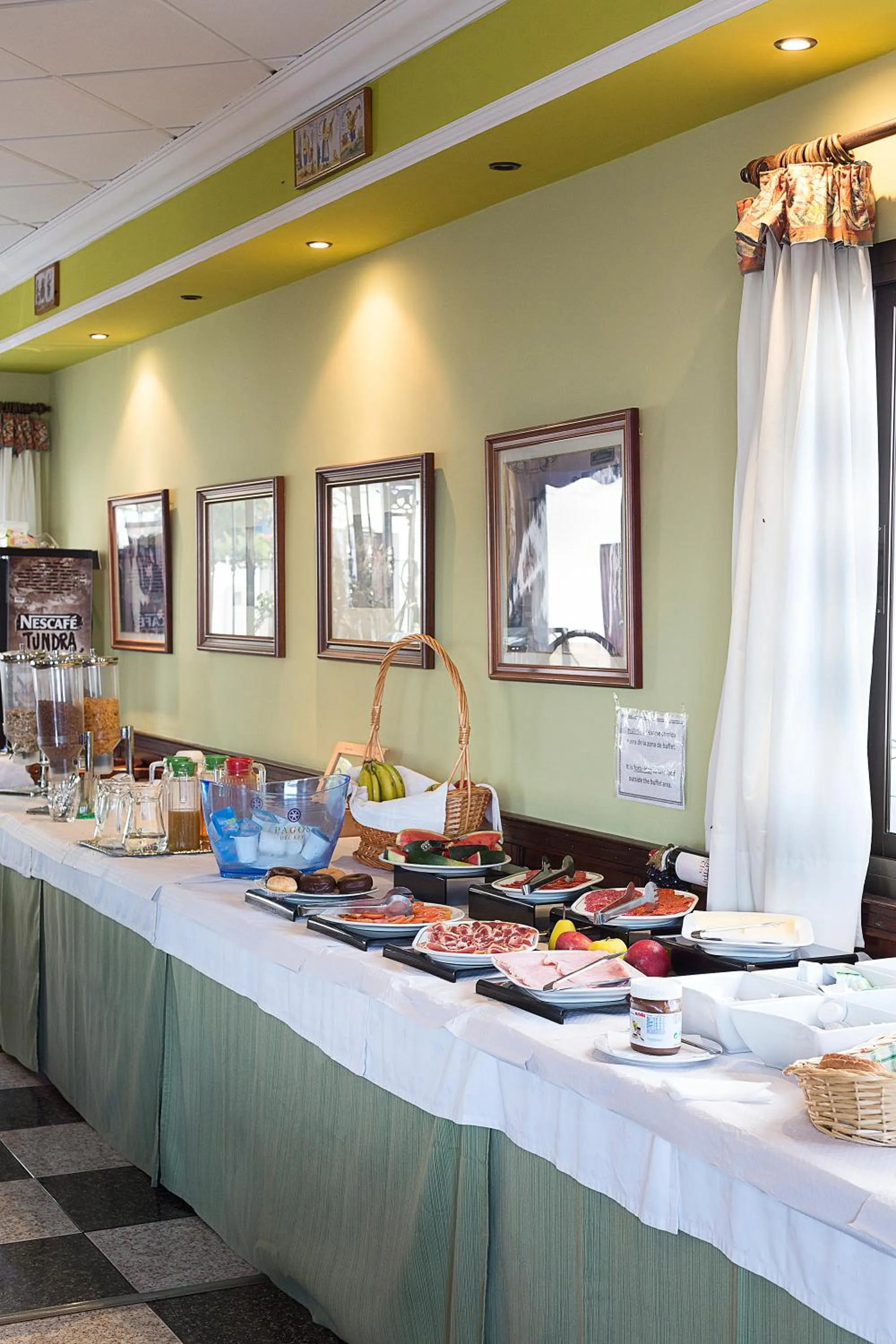 Breakfast in Hotel y Bungalows Balcón de Competa