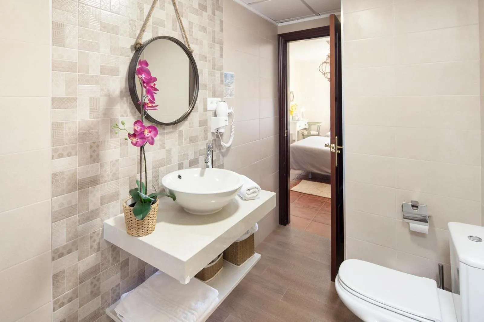 Bathroom in Hotel y Bungalows Balcón de Competa