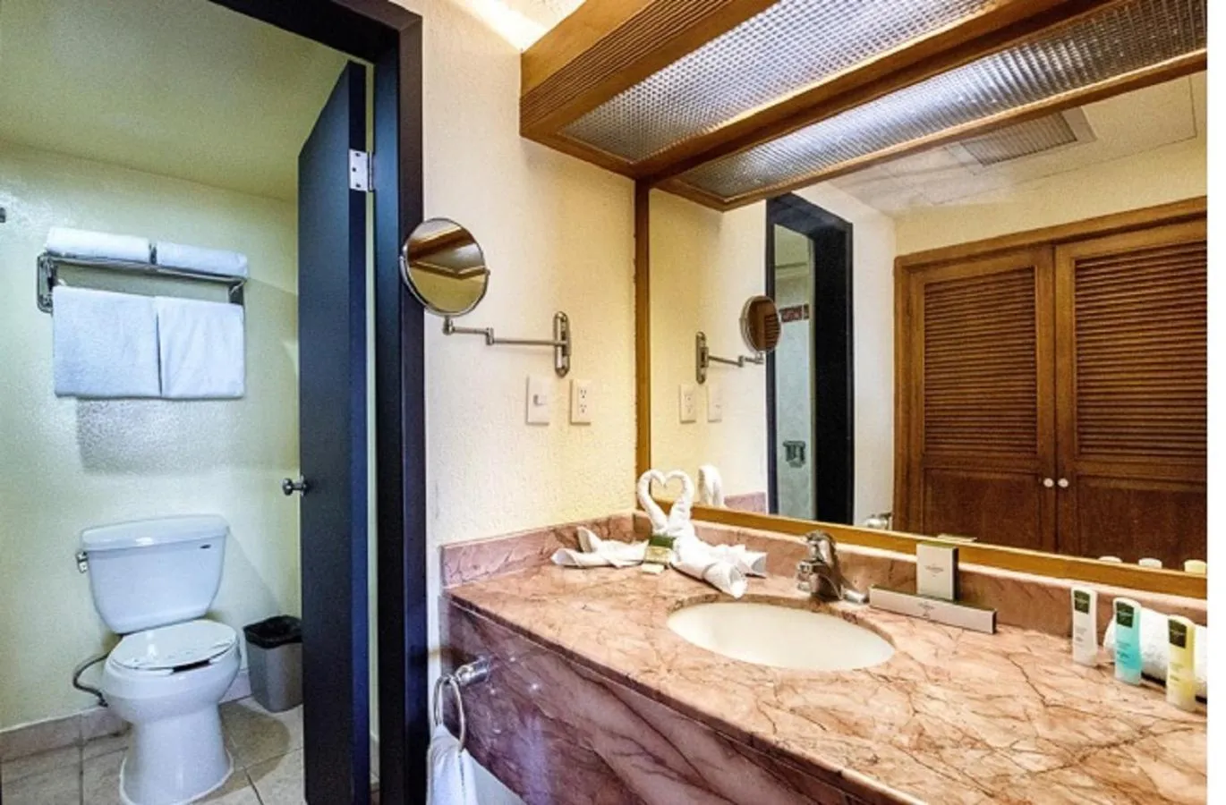 Bathroom in HOTEL SAN CARLOS PLAZA
