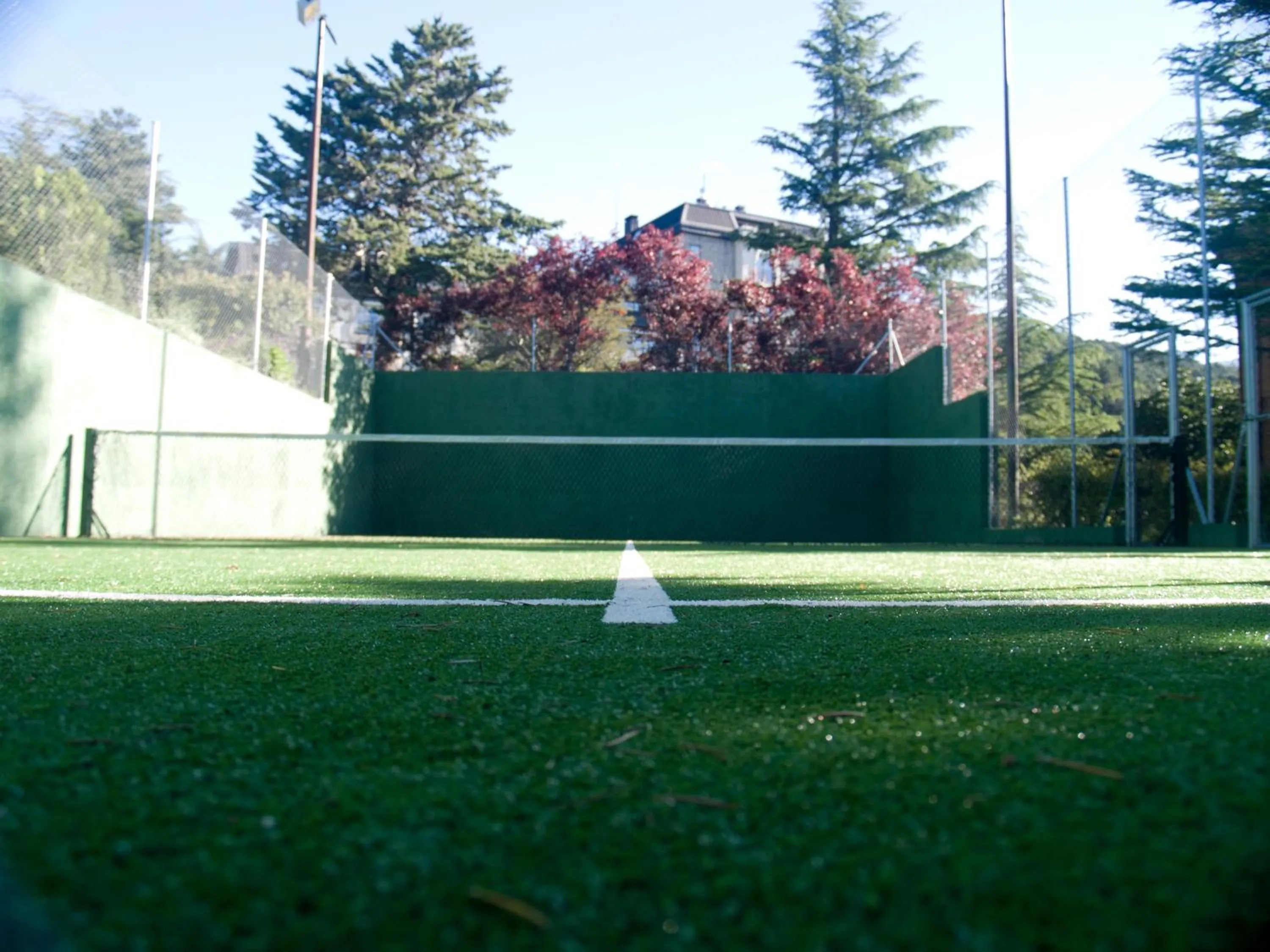 Tennis court in Hotel Hita "Nature Experience" for all