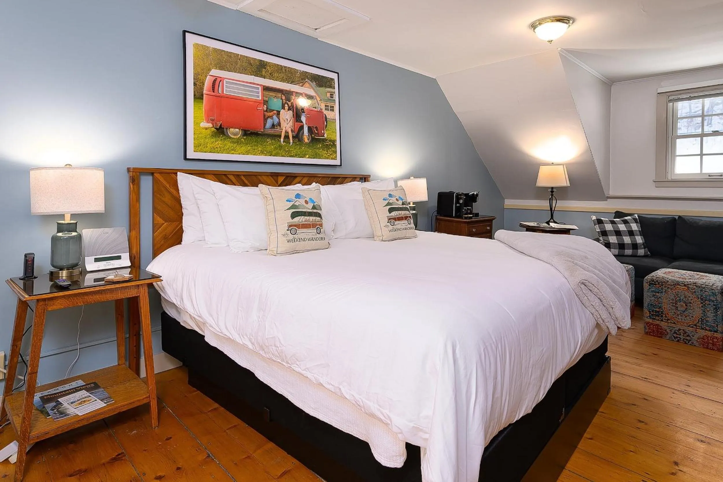 Bed in Brass Lantern Inn