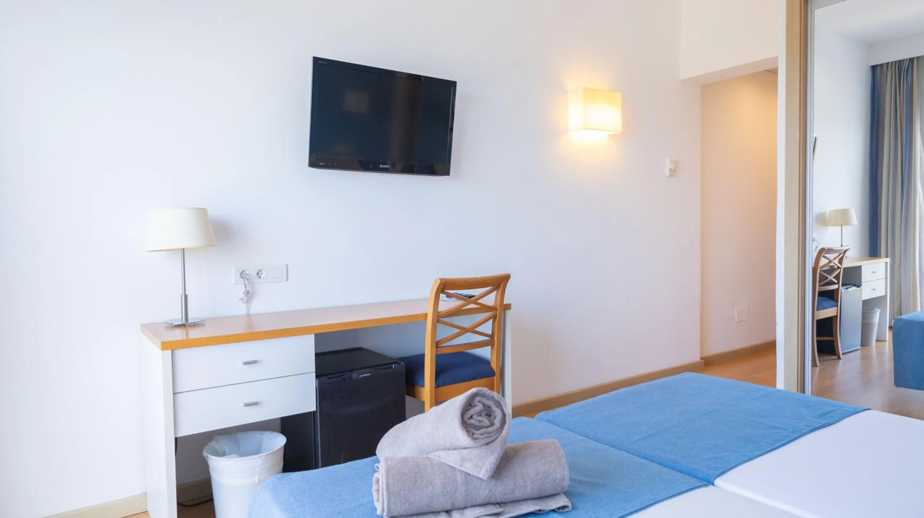 TV and multimedia in Seth Playa Azul