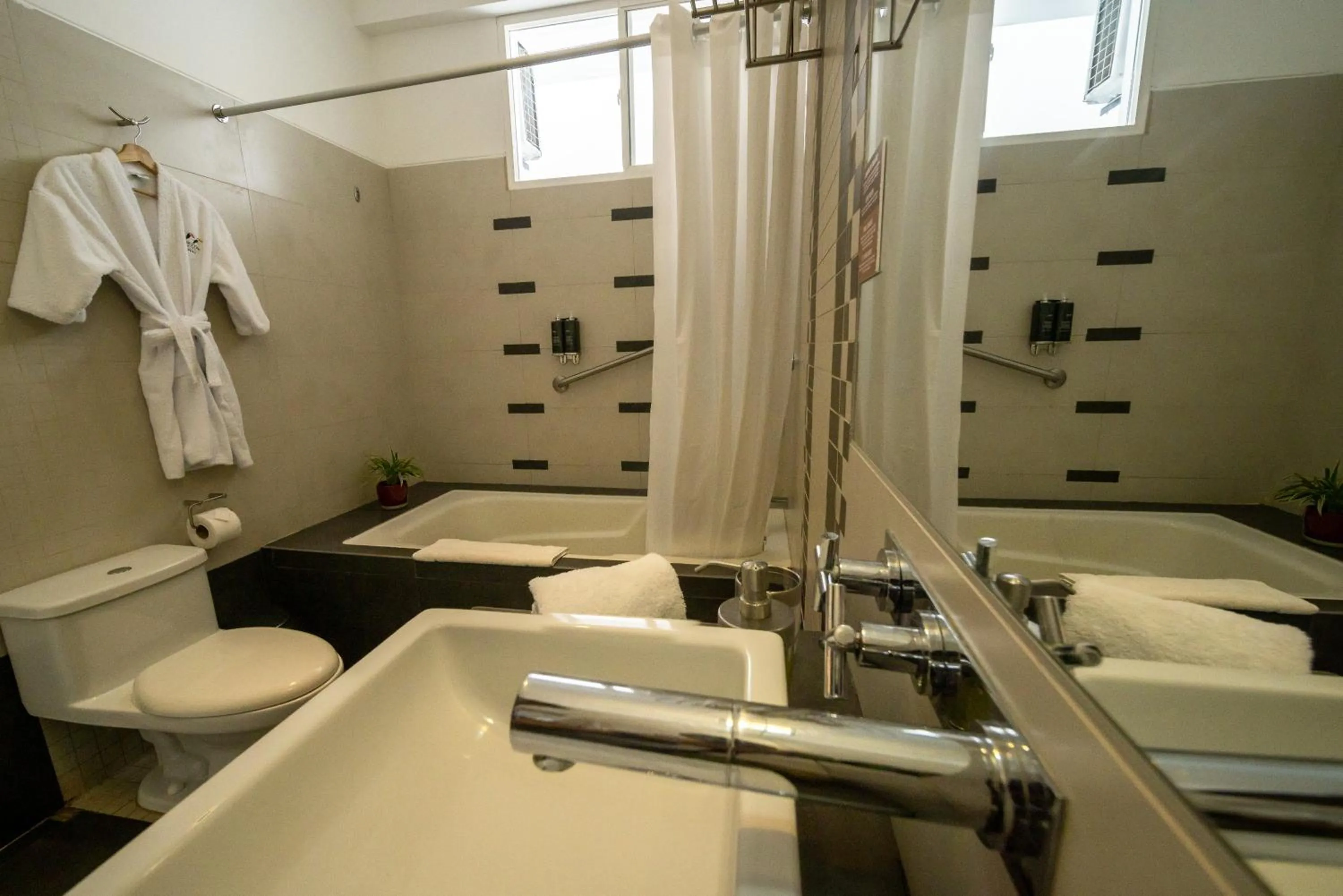 Bathroom in Tucan Suites Tarapoto - Hotel Asociado Casa Andina