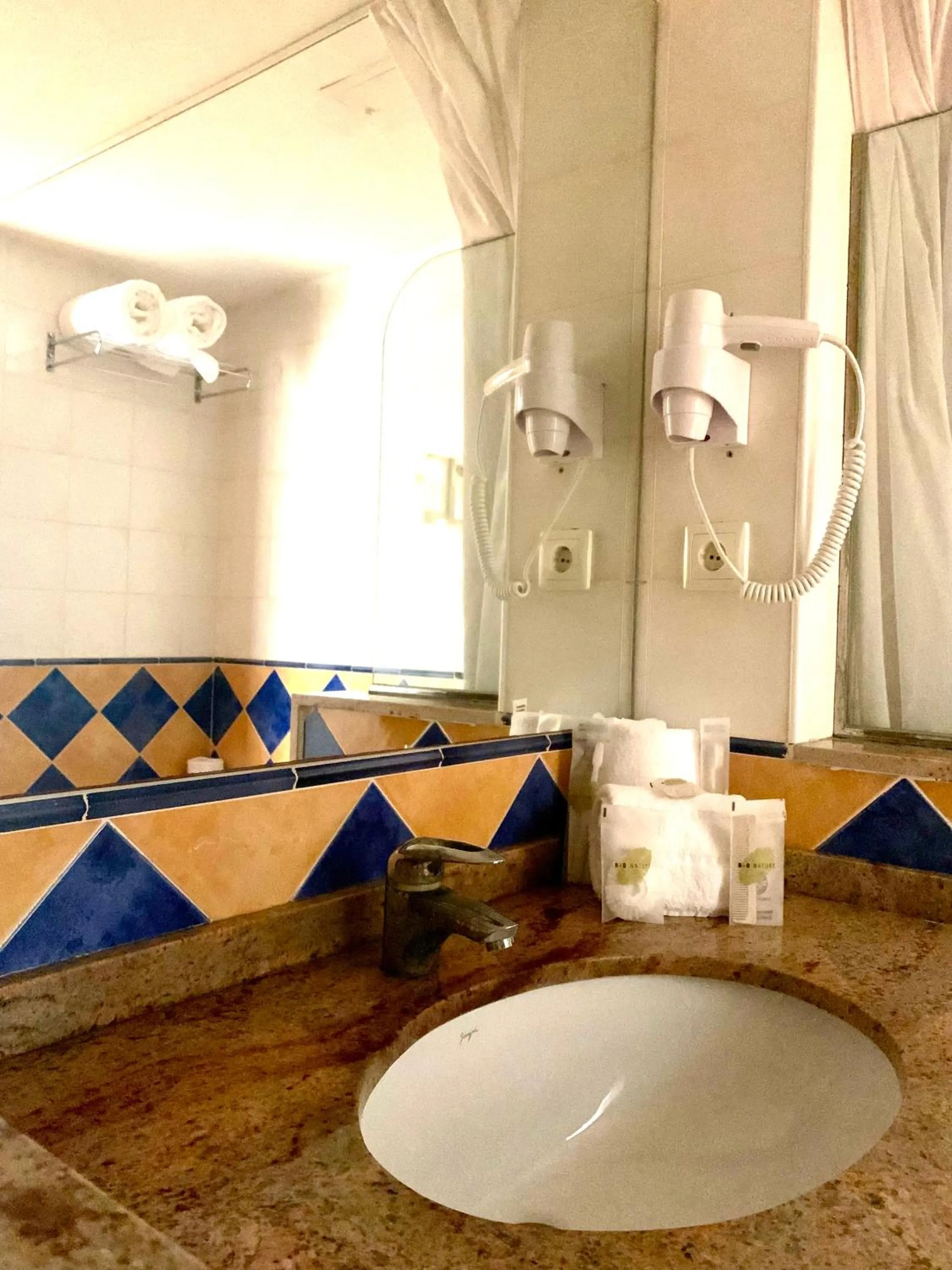 Bathroom in La Figuerola Hotel & Restaurant