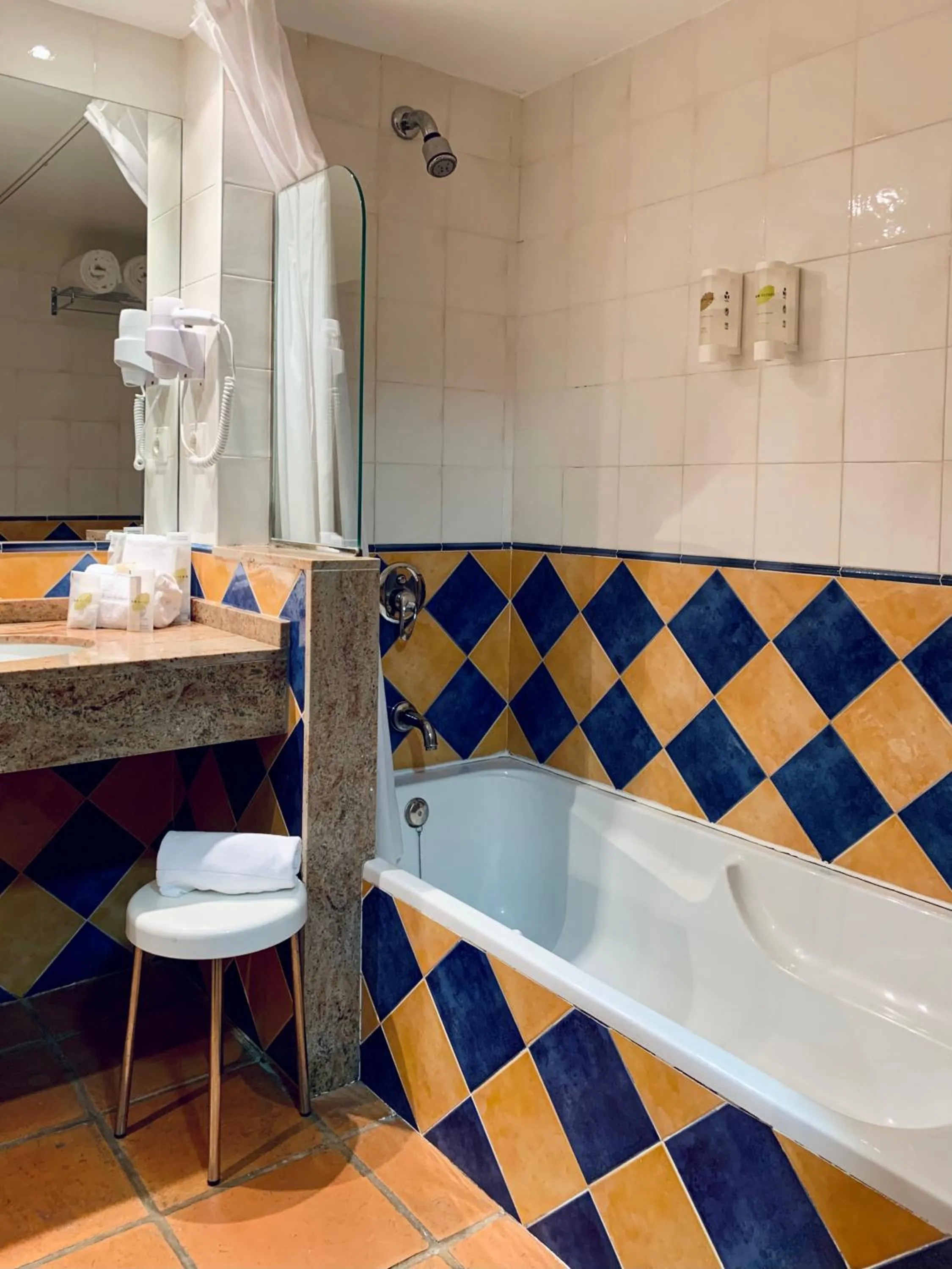 Bathroom in La Figuerola Hotel & Restaurant