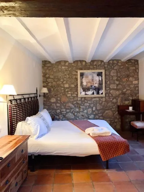 Bed in La Figuerola Hotel & Restaurant