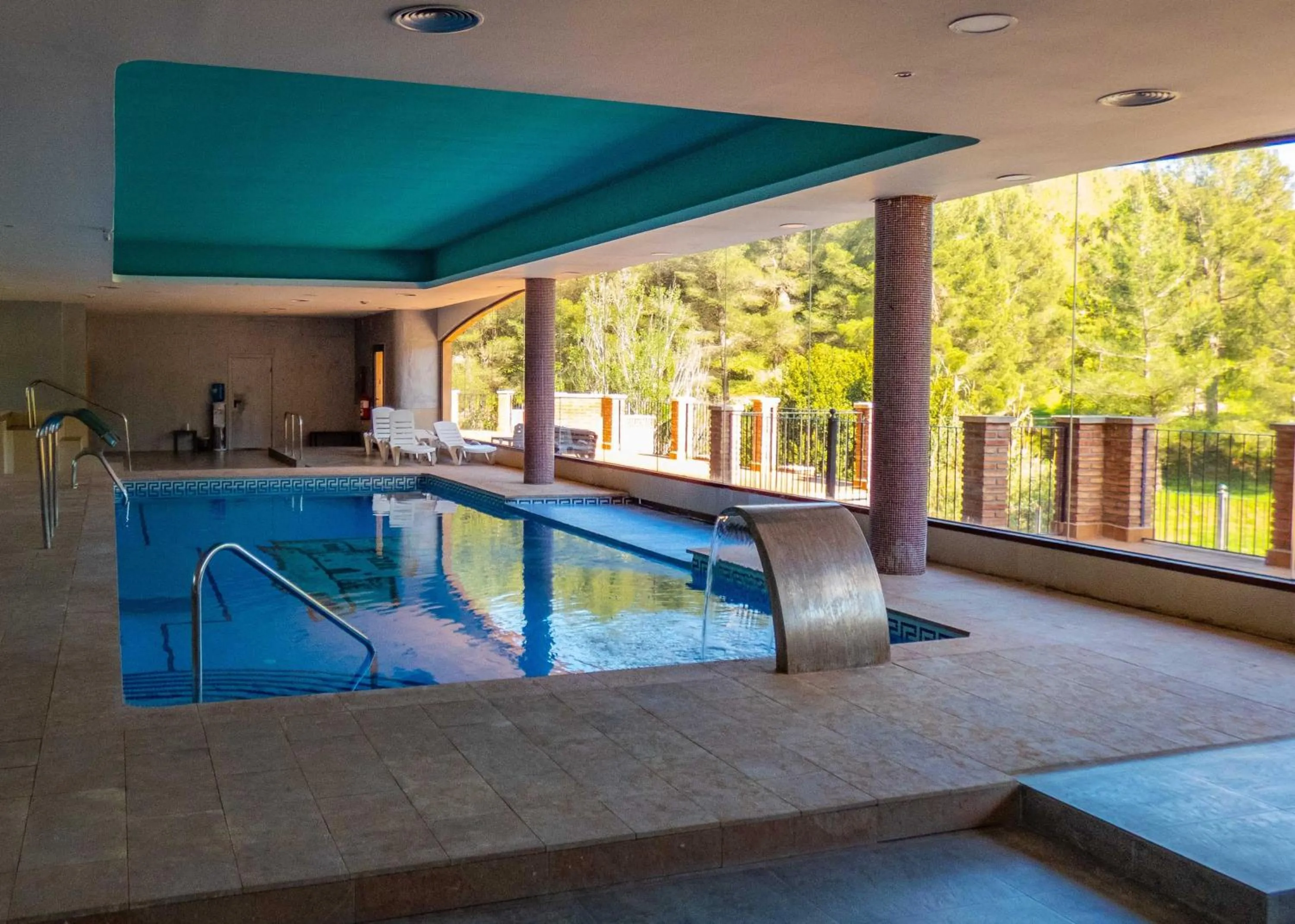 Swimming pool in La Figuerola Hotel & Restaurant