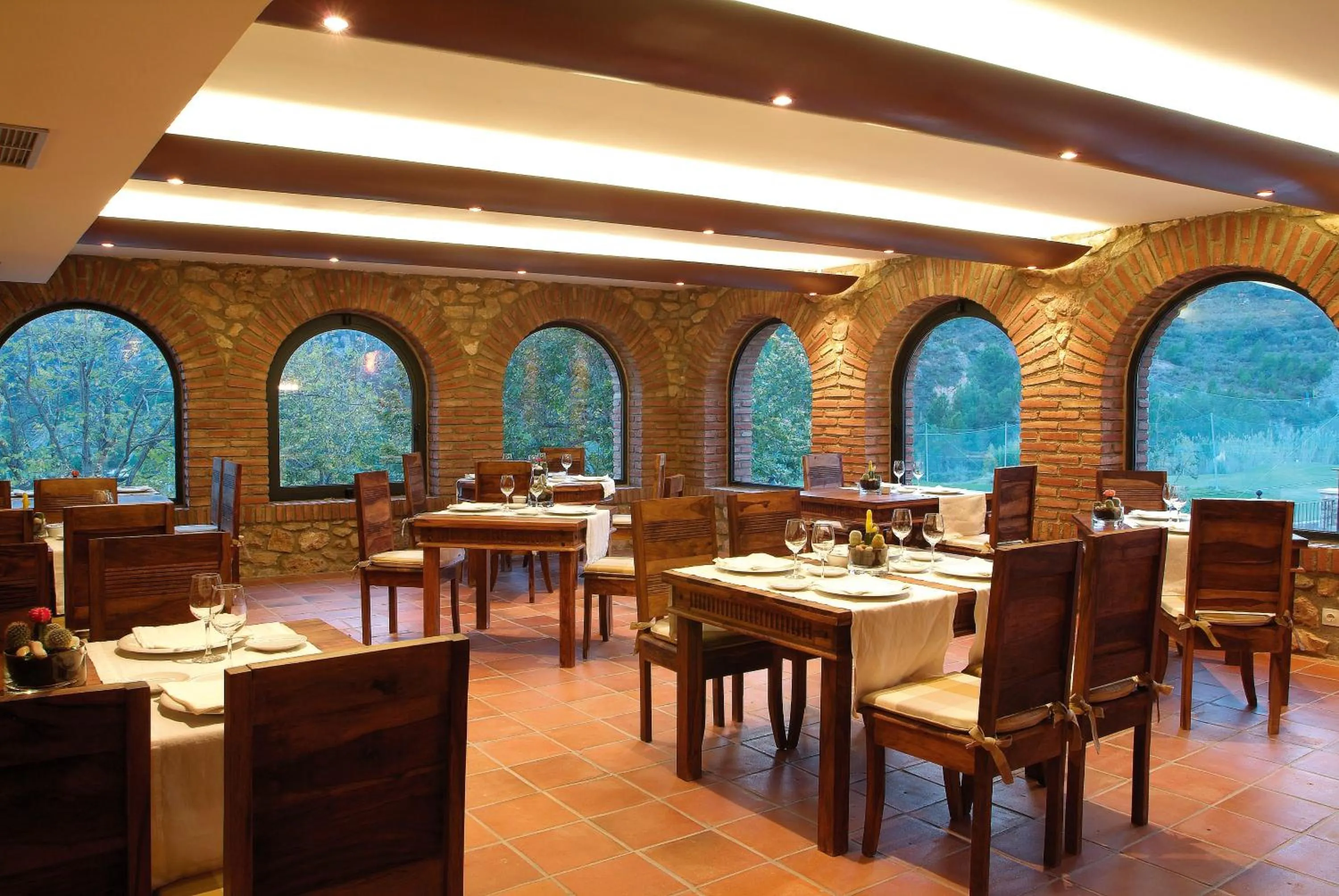 Restaurant/places to eat in La Figuerola Hotel & Restaurant