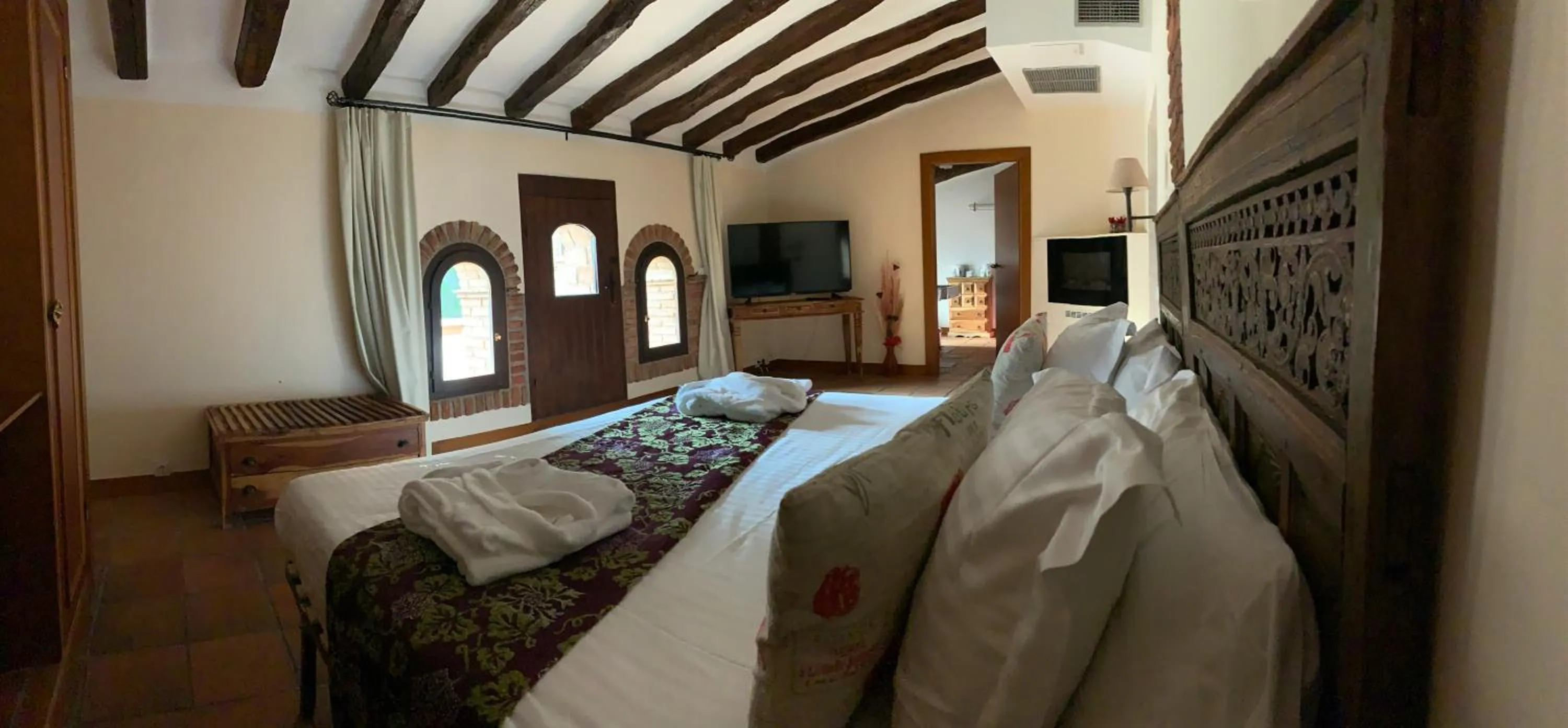 Bed in La Figuerola Hotel & Restaurant