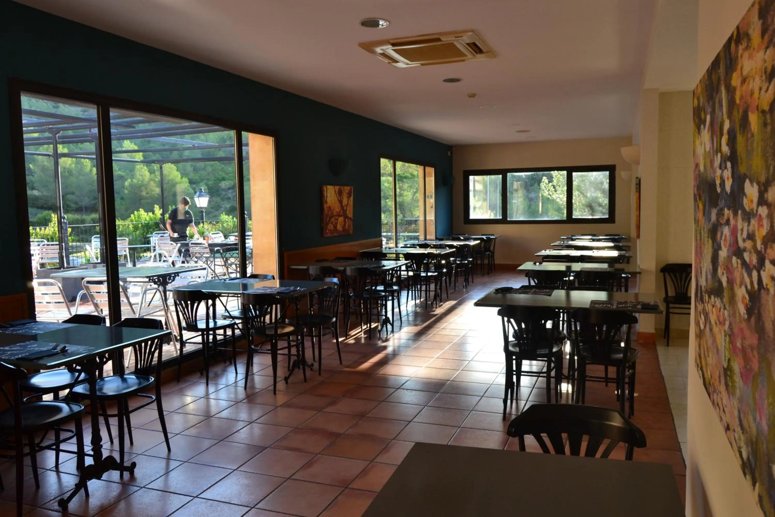 Restaurant/places to eat in La Figuerola Hotel & Restaurant