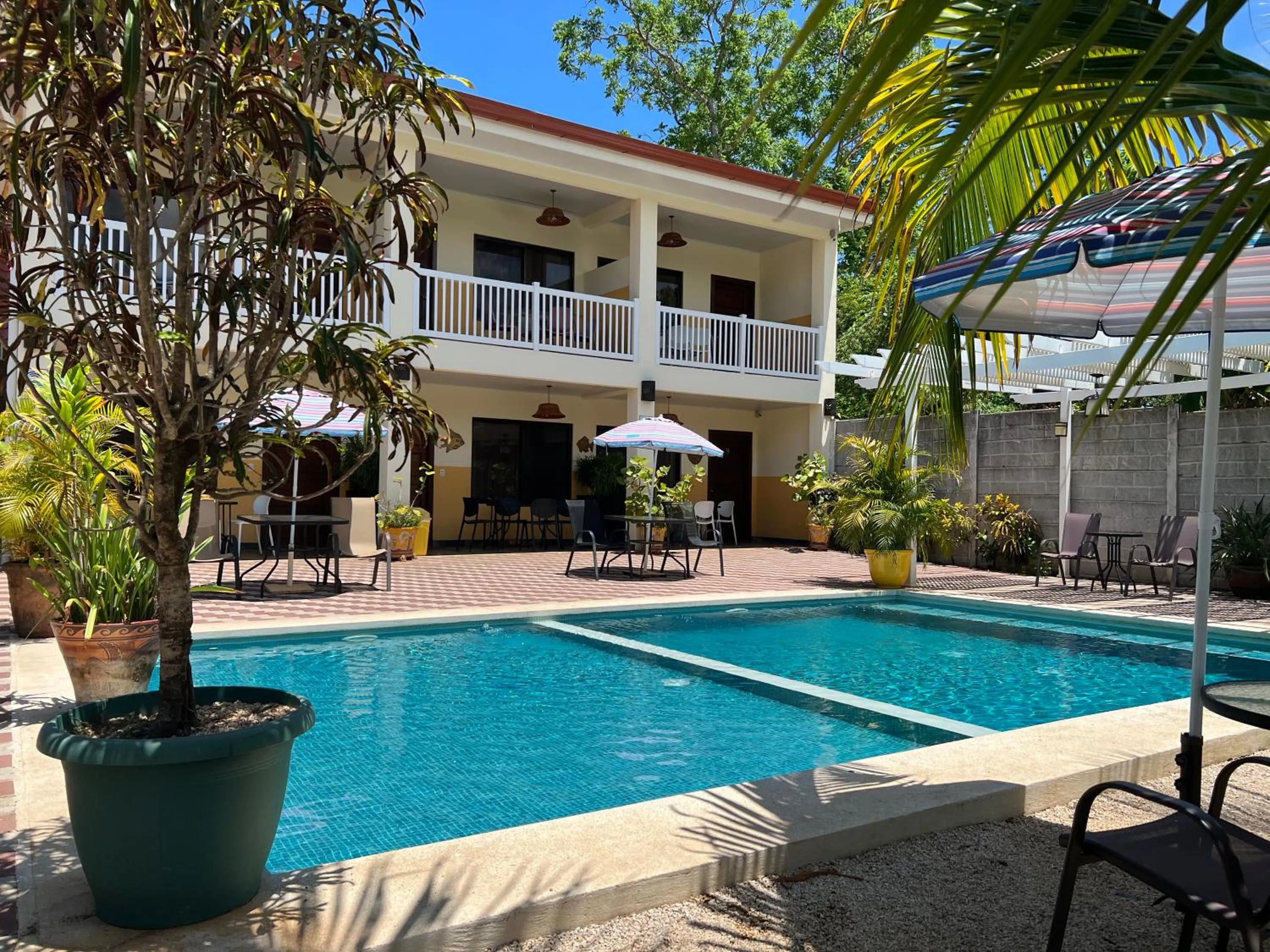Swimming pool in Cabinas El Colibri, Apart Hotel