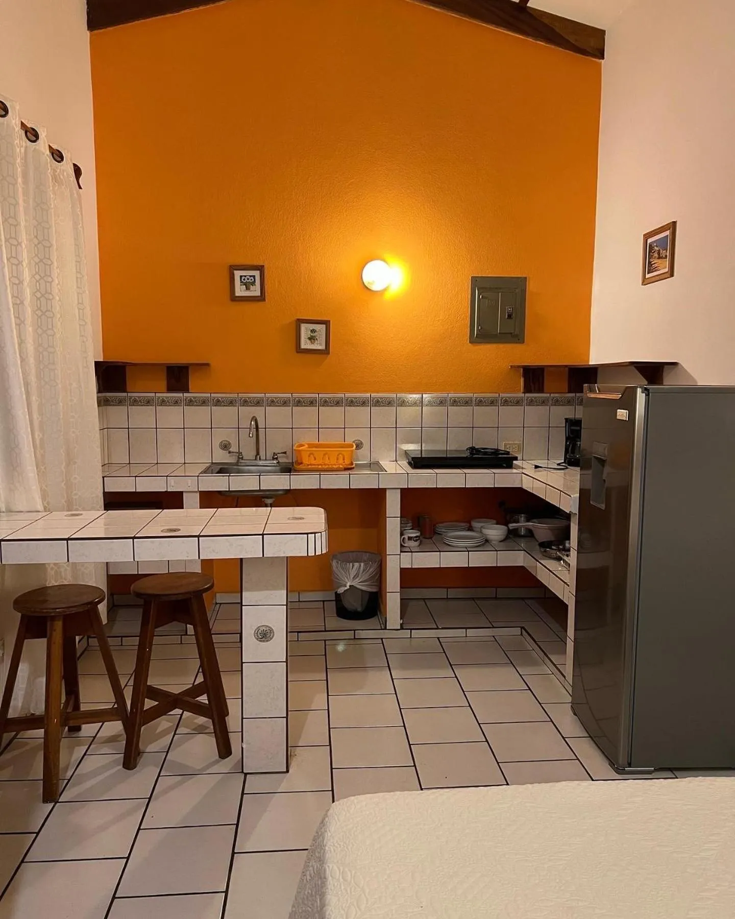 Kitchen or kitchenette in Cabinas El Colibri, Apart Hotel