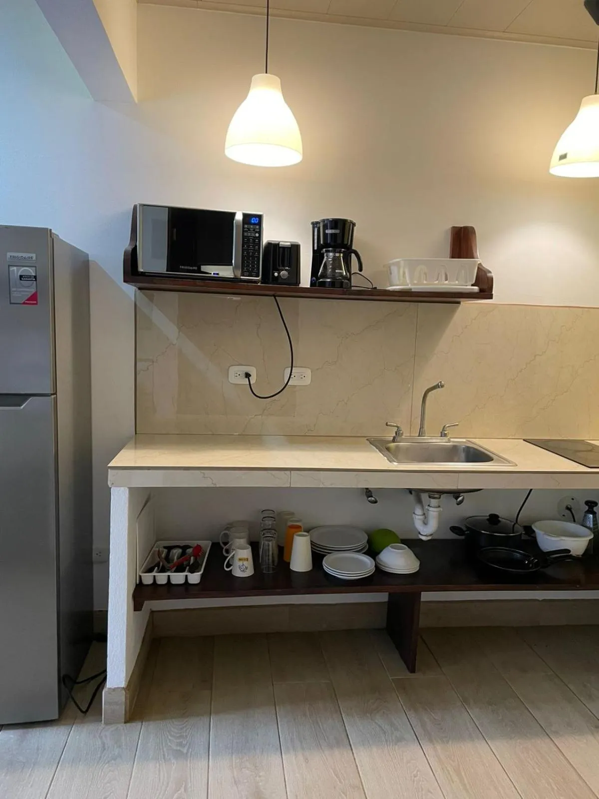 Kitchen or kitchenette in Cabinas El Colibri, Apart Hotel