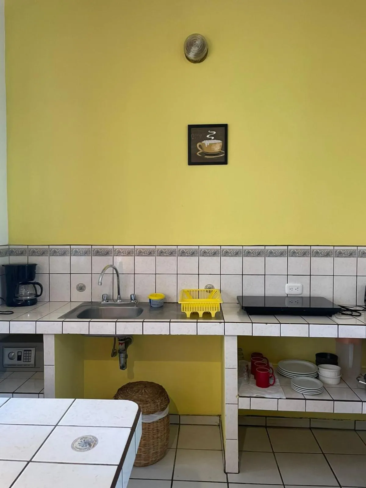 Kitchen or kitchenette in Cabinas El Colibri, Apart Hotel