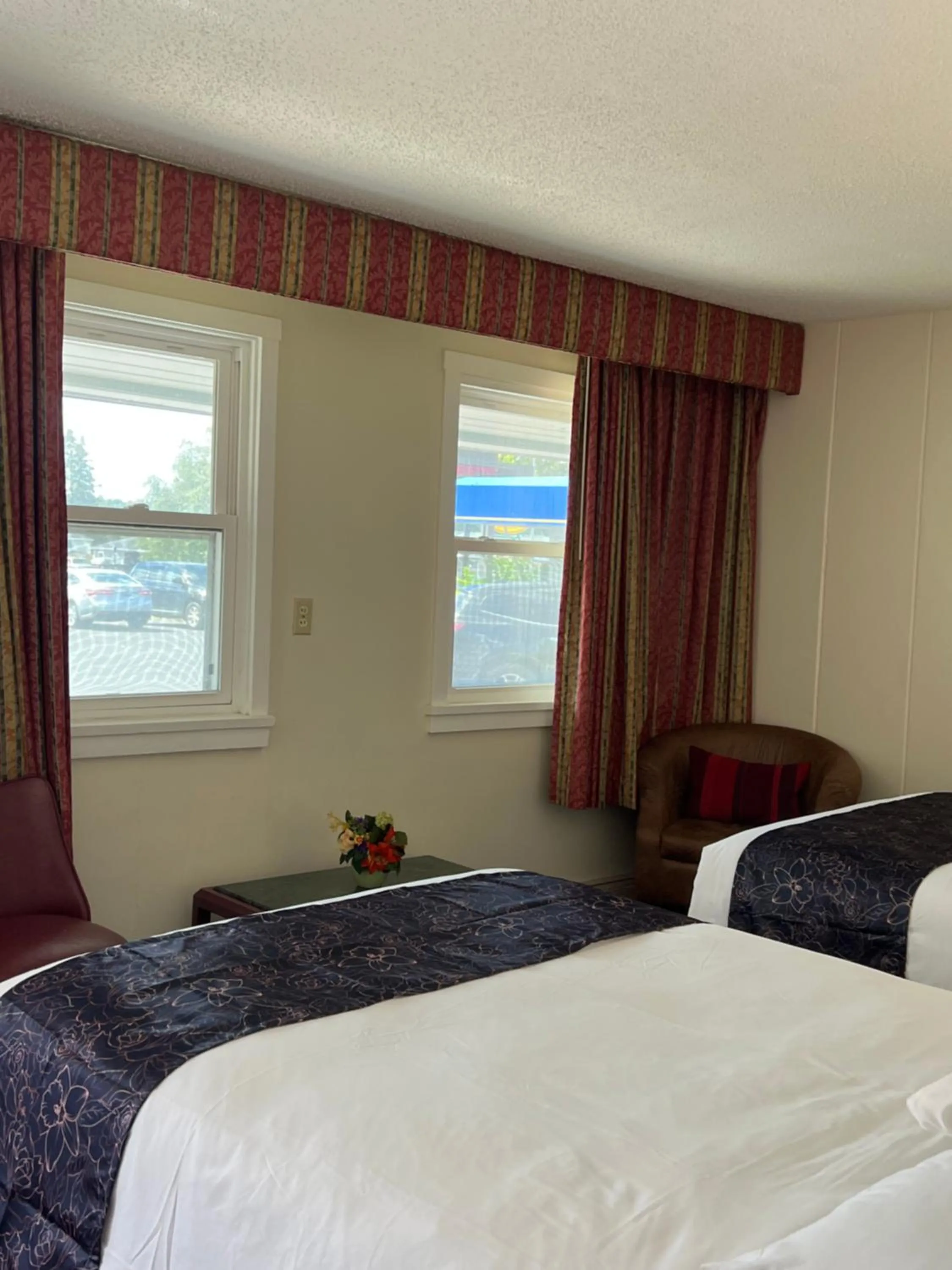 Bed in Itascan Motel