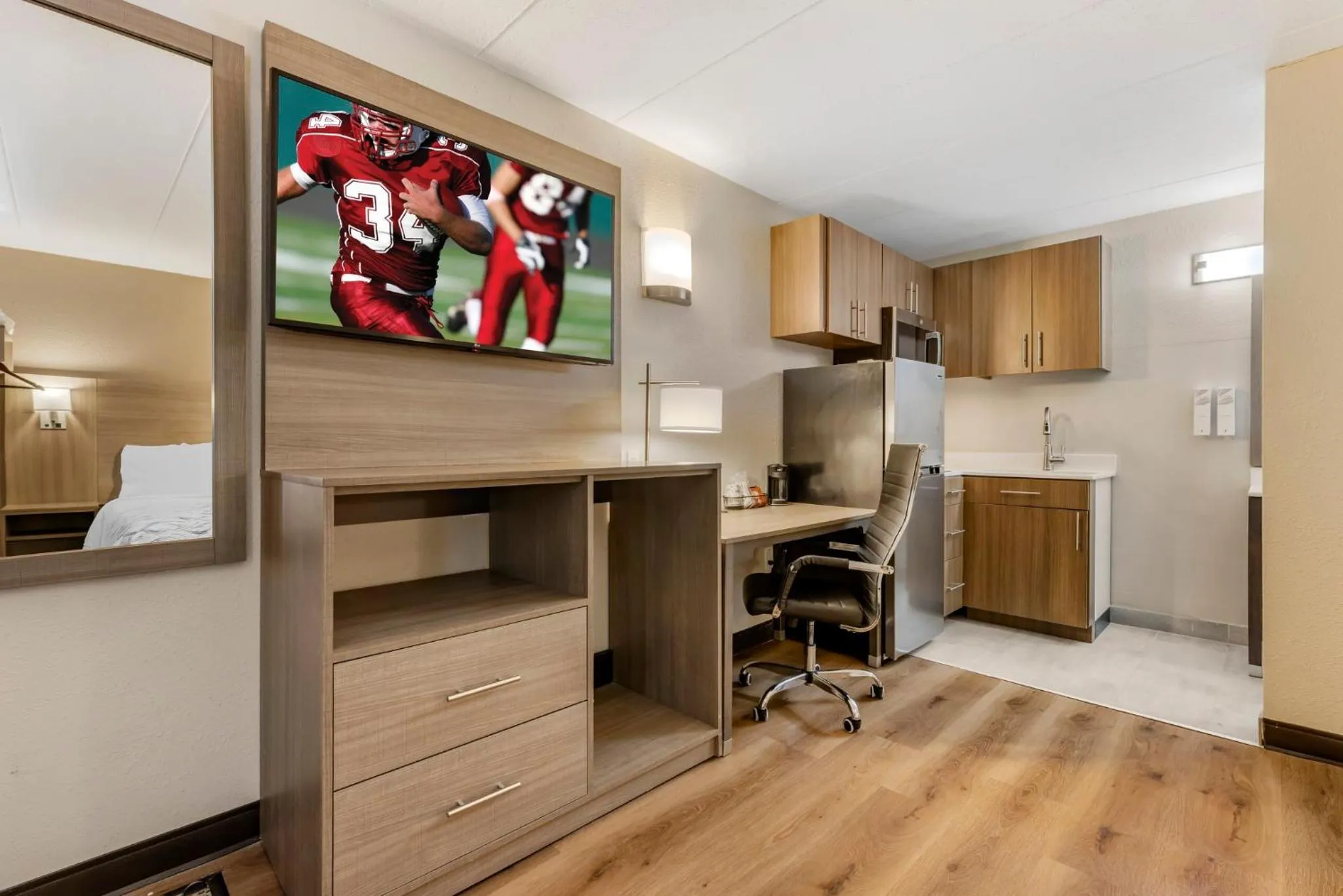 Bedroom in Red Roof Inn Bourbonnais