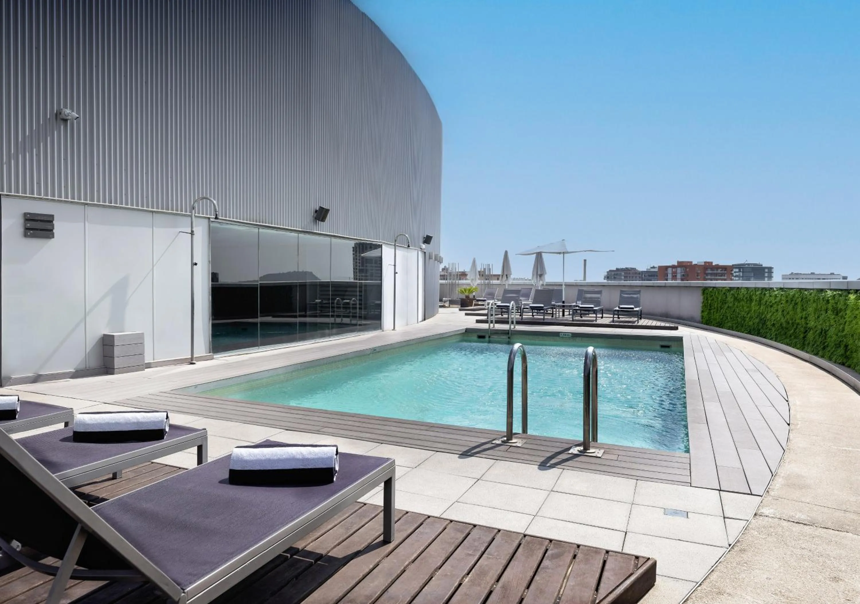 Swimming pool in Hotel Barcelona Condal Mar Affiliated by Meliá