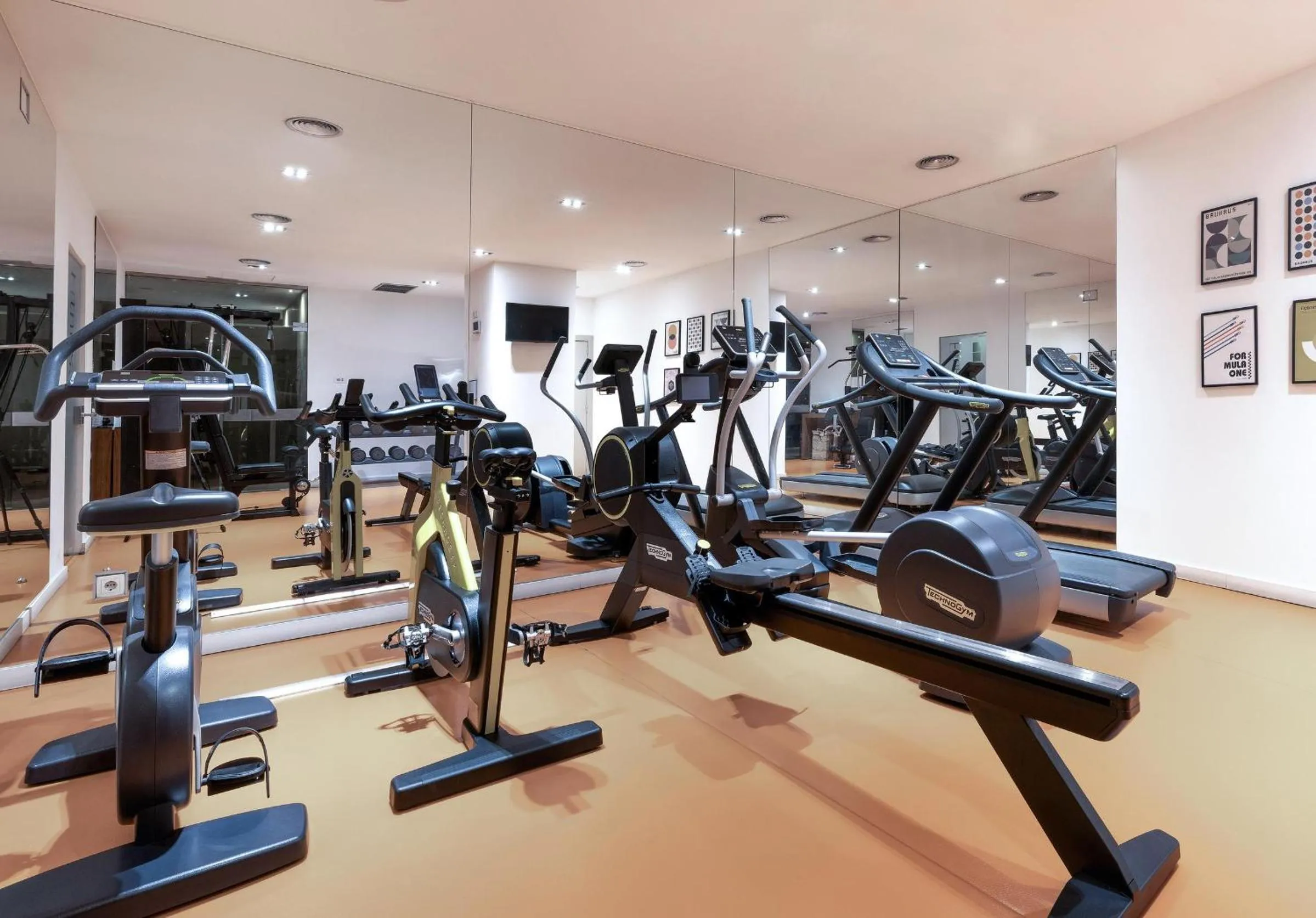 Fitness centre/facilities in Hotel Barcelona Condal Mar Affiliated by Meliá