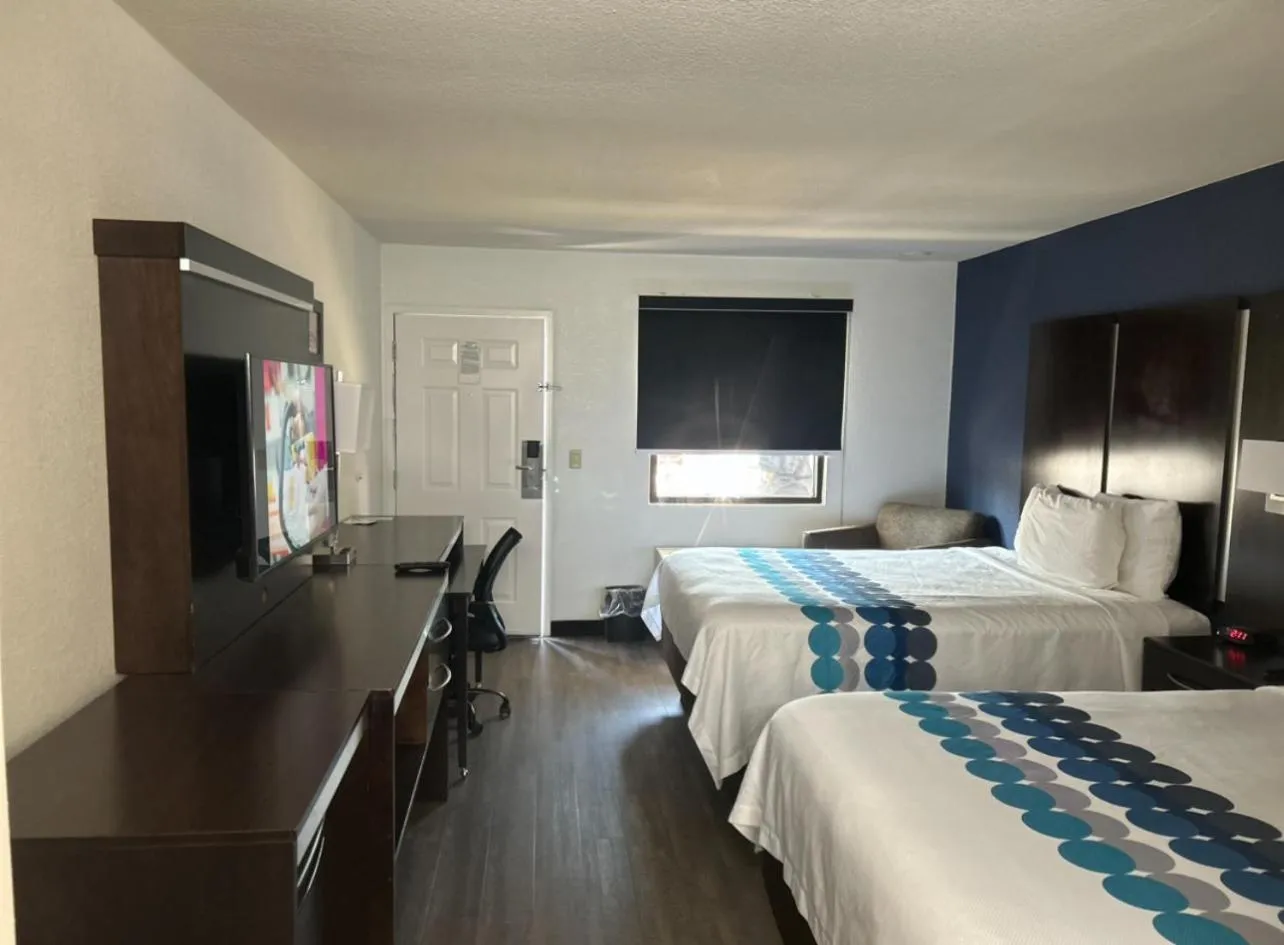 Photo of the whole room, Bed in GuestHouse Inn Dothan