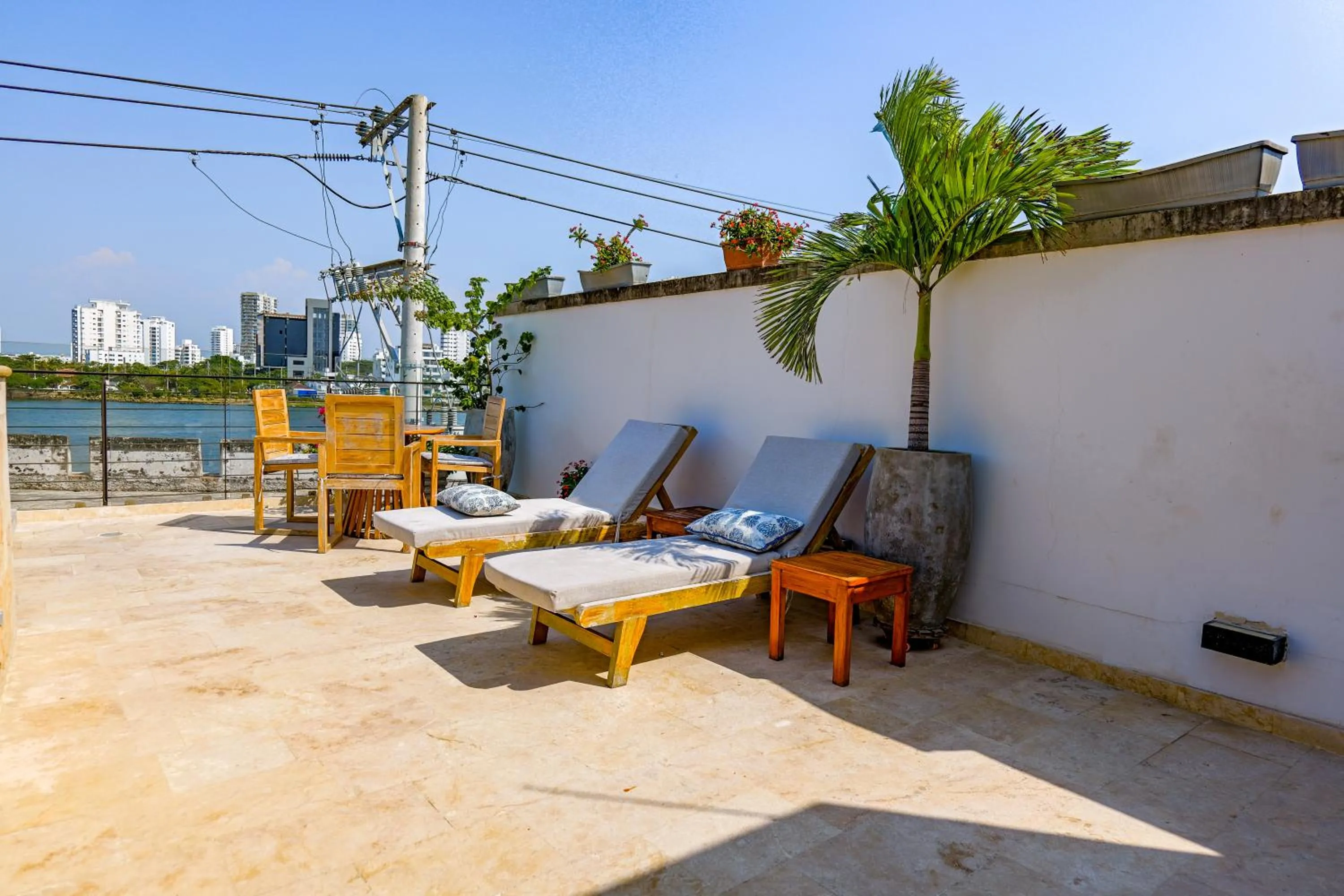 Swimming pool in Del Mar Guest House