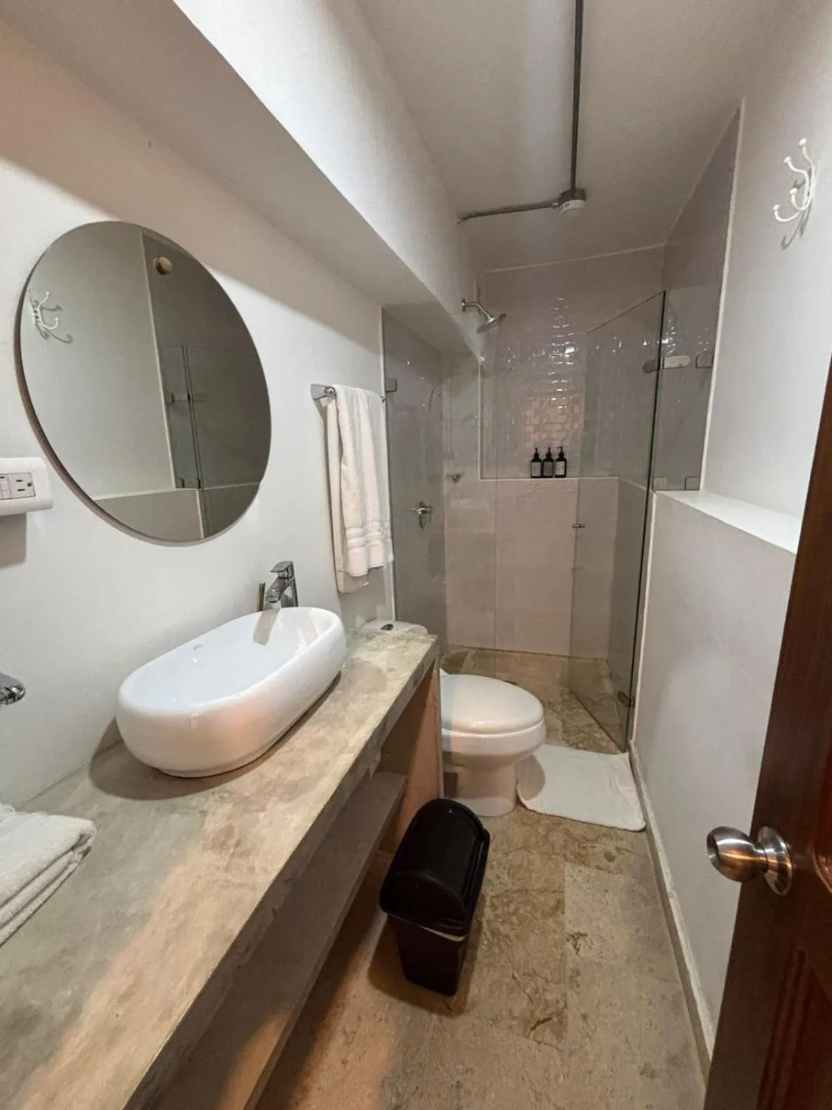 Toilet in Del Mar Guest House