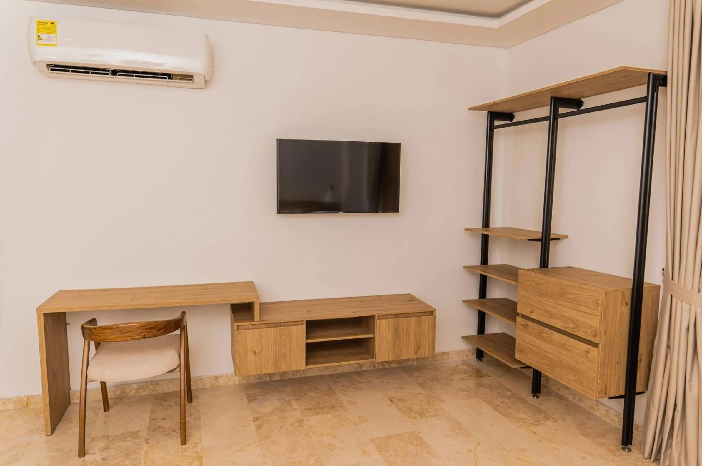 TV and multimedia in Del Mar Guest House