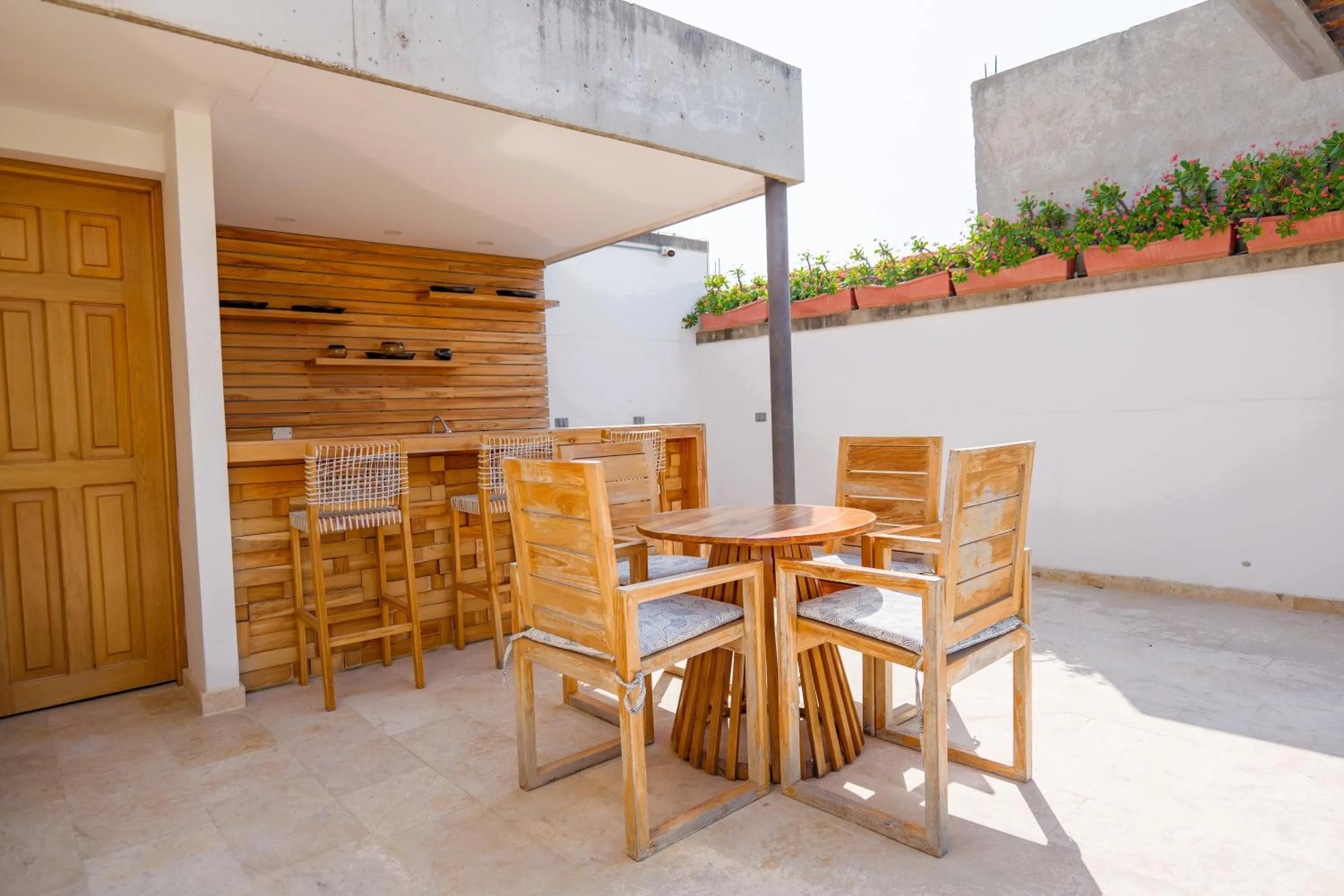 Swimming pool in Del Mar Guest House
