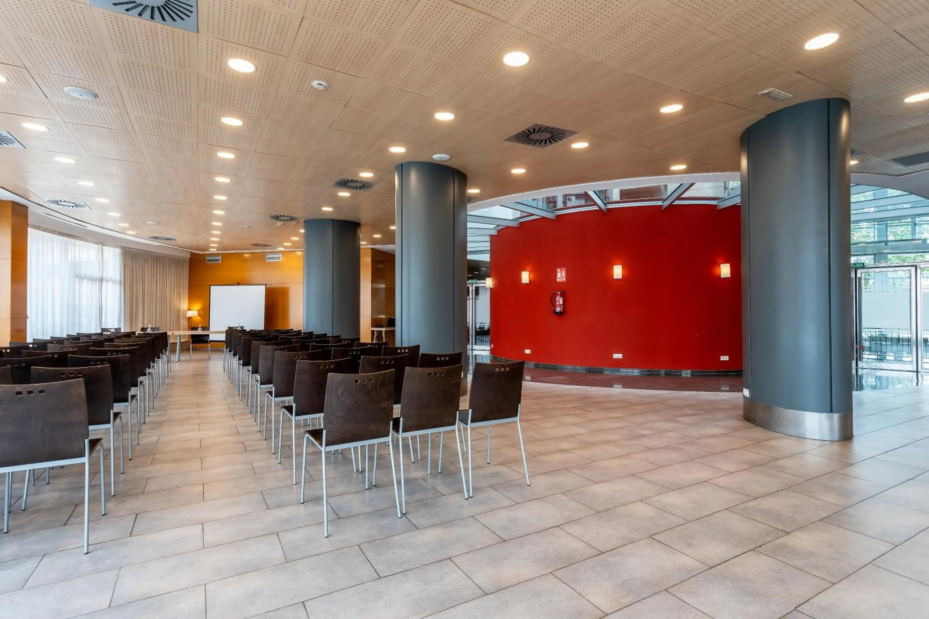 Meeting/conference room in Ponient Vila Centric by PortAventura World