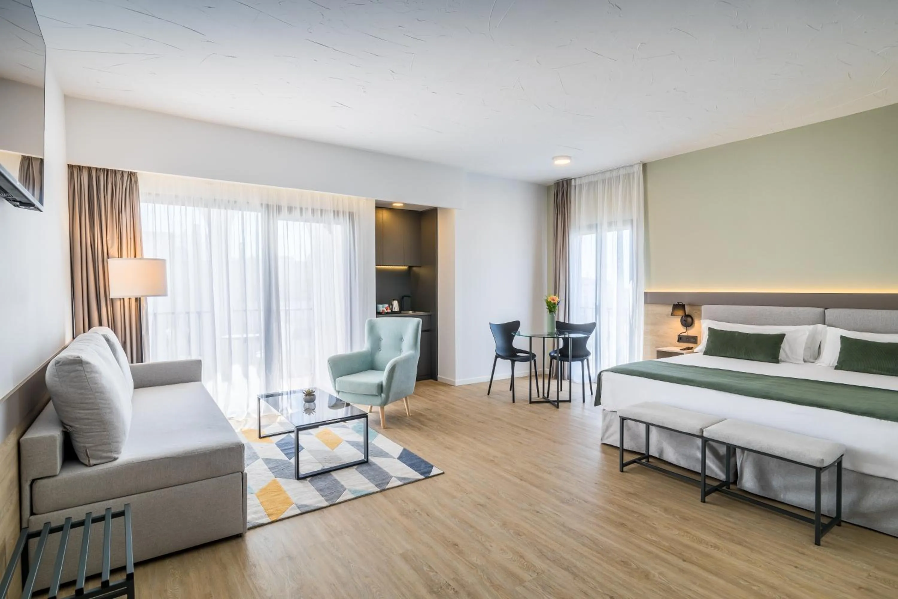 Photo of the whole room, Bed in Occidental Puerto Banús