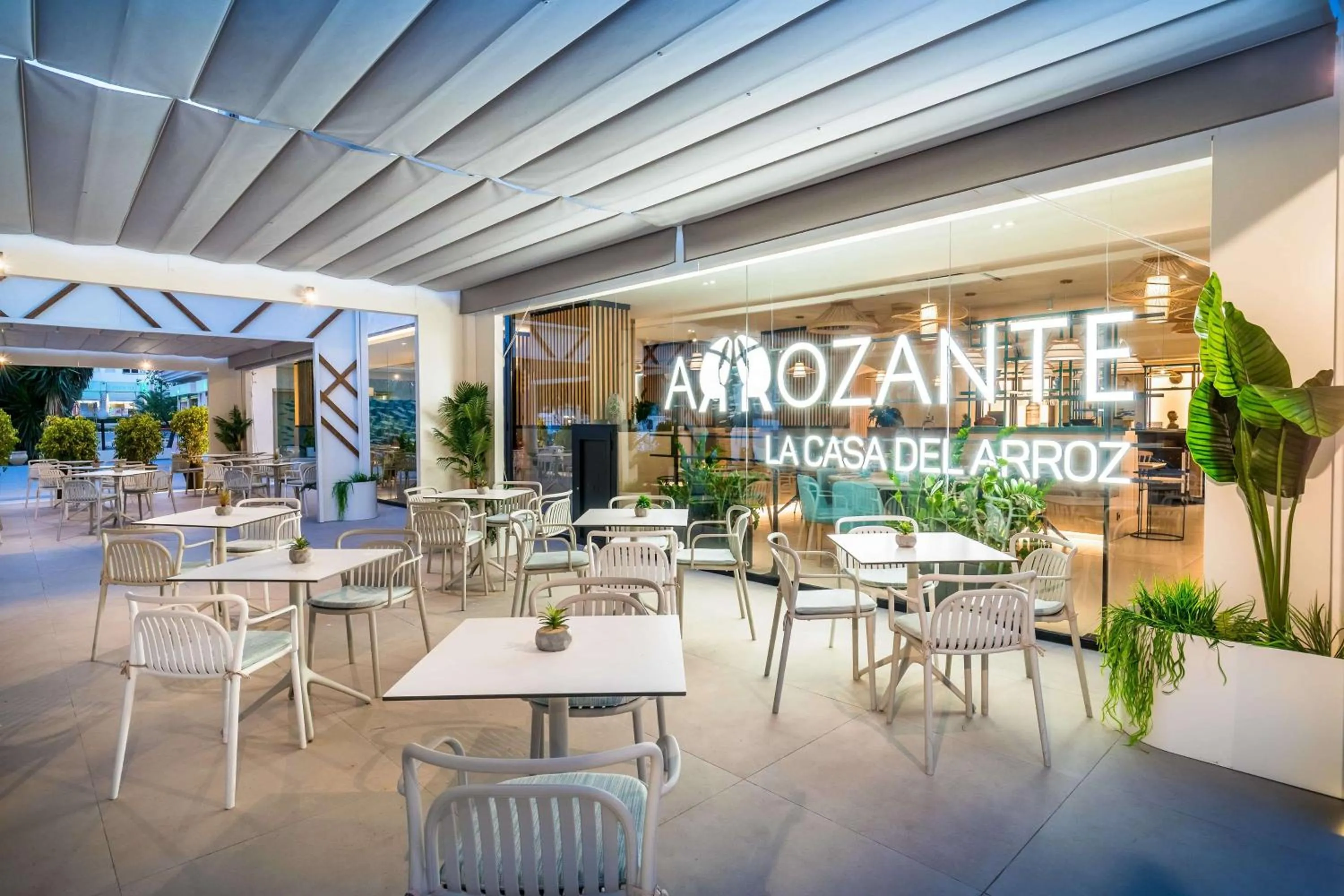 Restaurant/places to eat in Occidental Puerto Banús