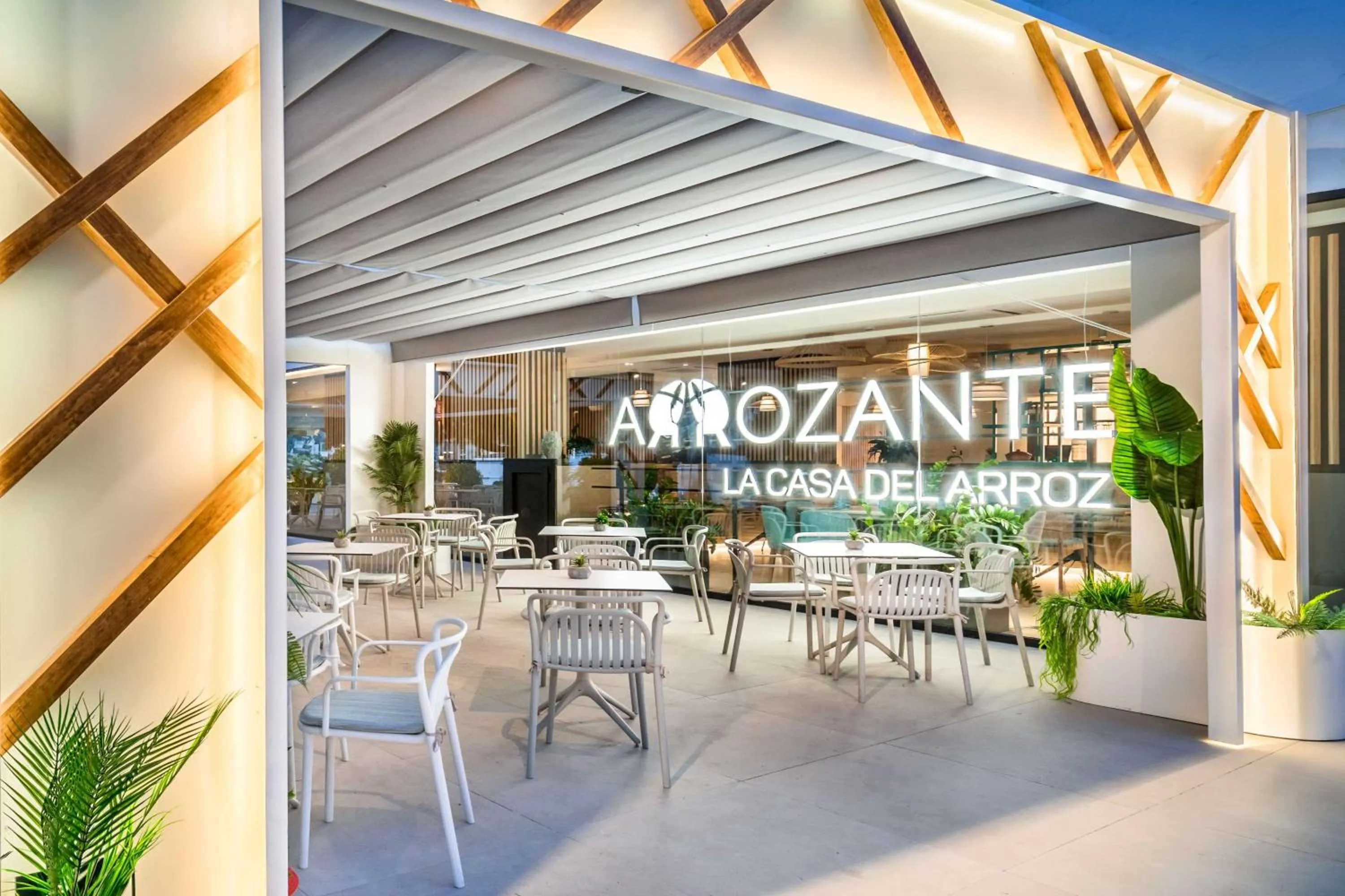 Restaurant/places to eat in Occidental Puerto Banús