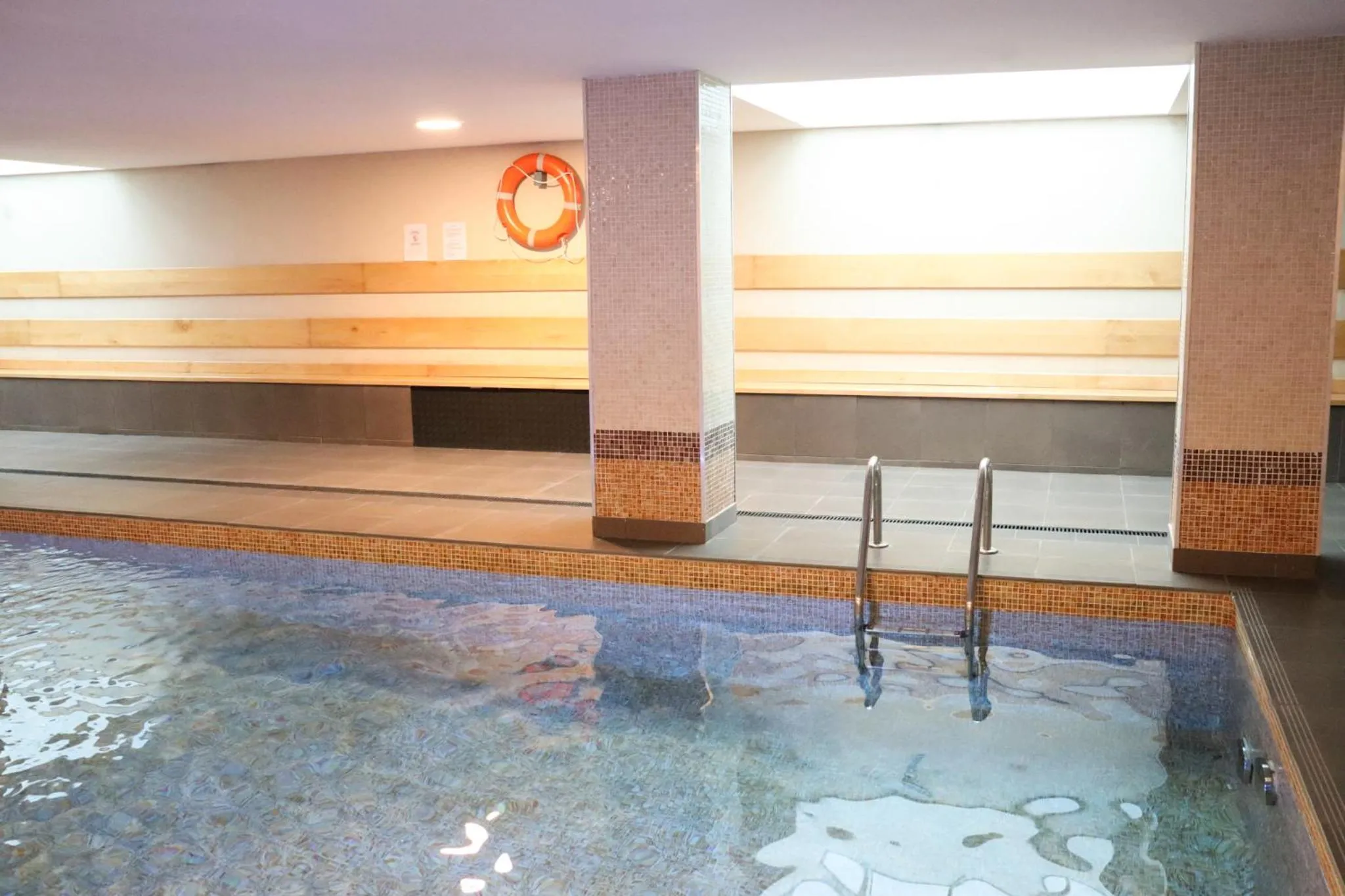 Swimming pool in Eurohotel Barcelona Granvia Fira