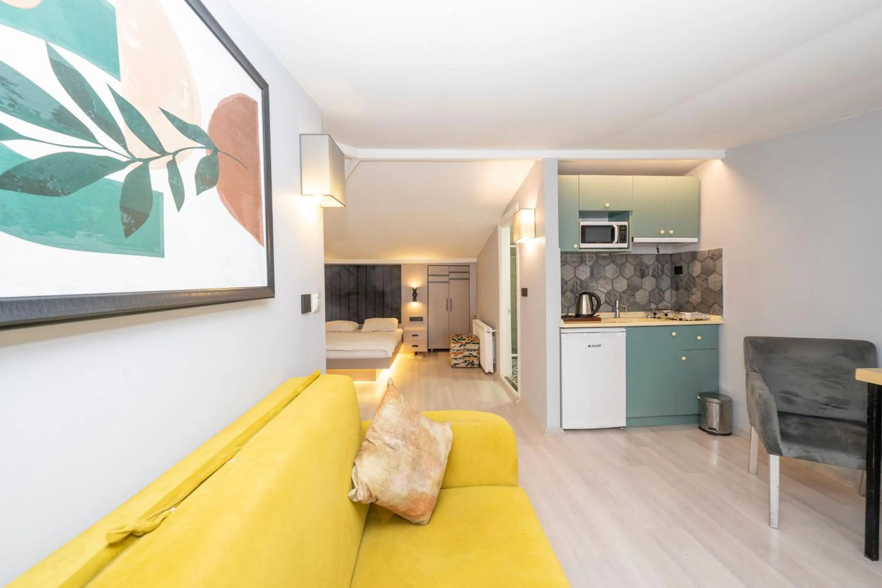 Kitchen or kitchenette in Cirrus Suites