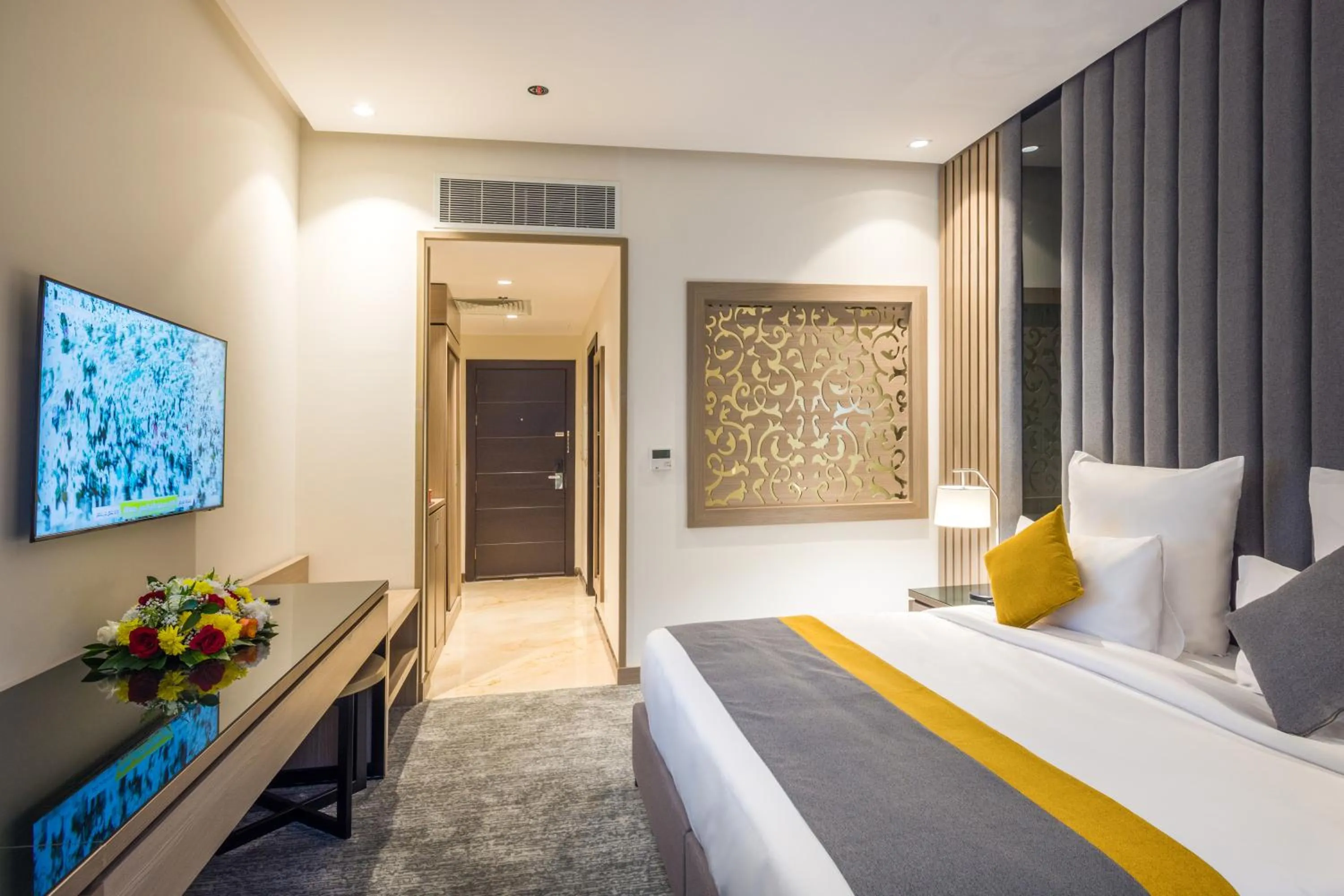 TV and multimedia, Bed in Erfad Hotel - Riyadh