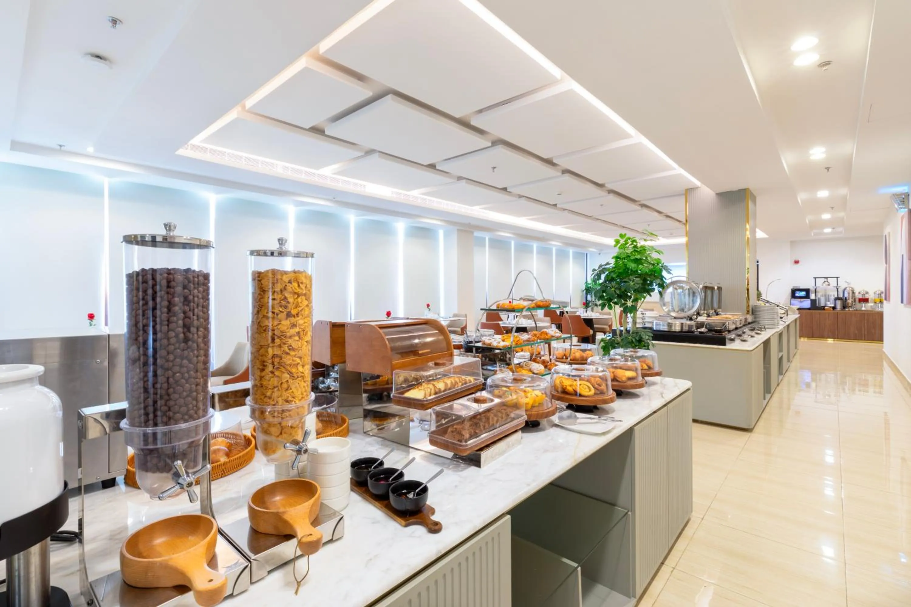 Breakfast in Erfad Hotel - Riyadh