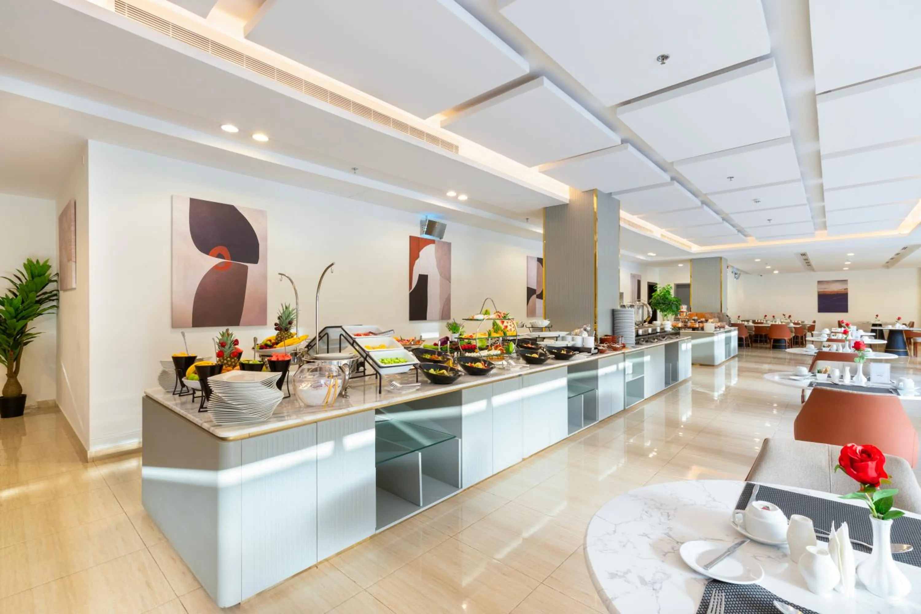 Restaurant/places to eat in Erfad Hotel - Riyadh