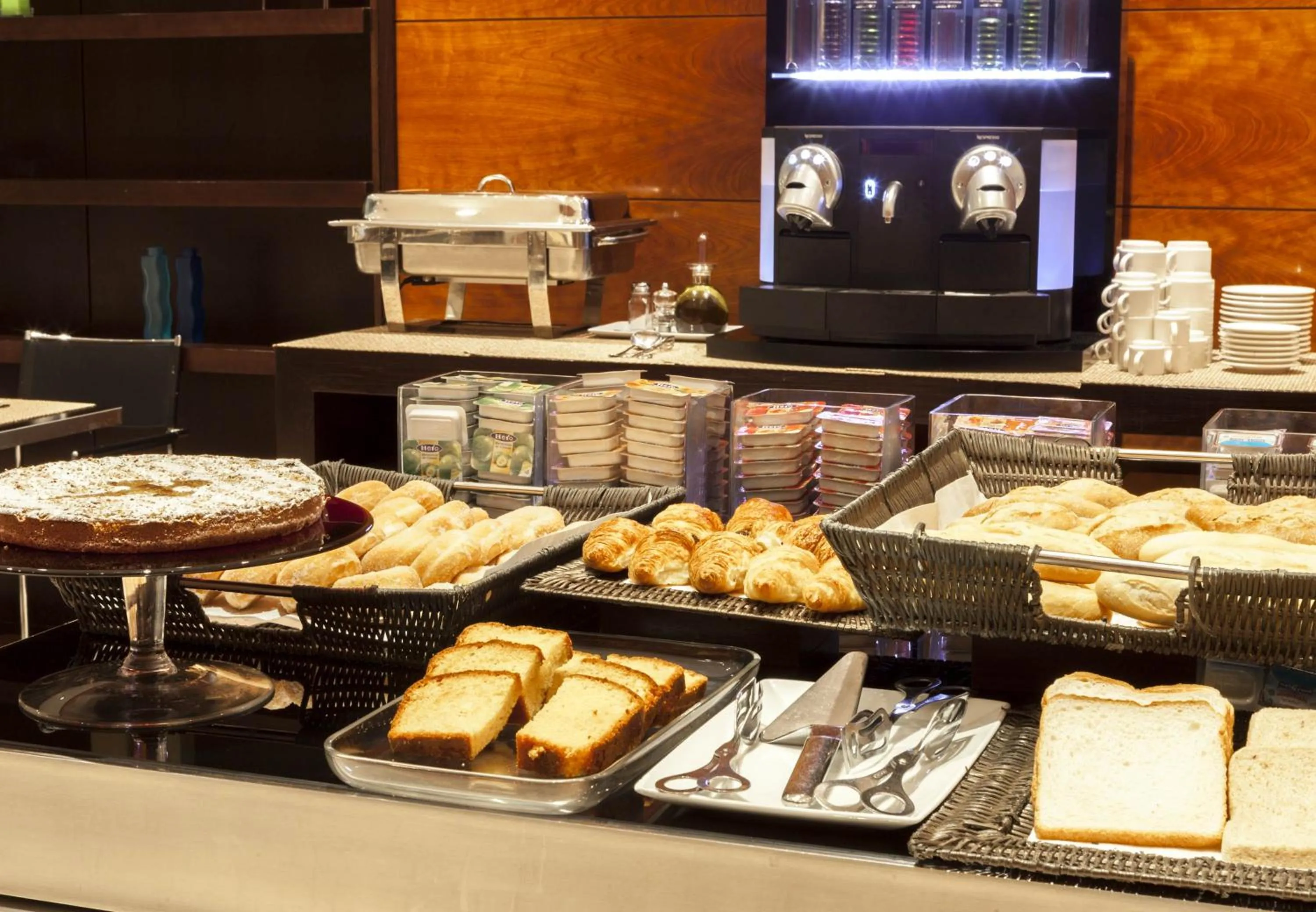 Breakfast in City Apartments