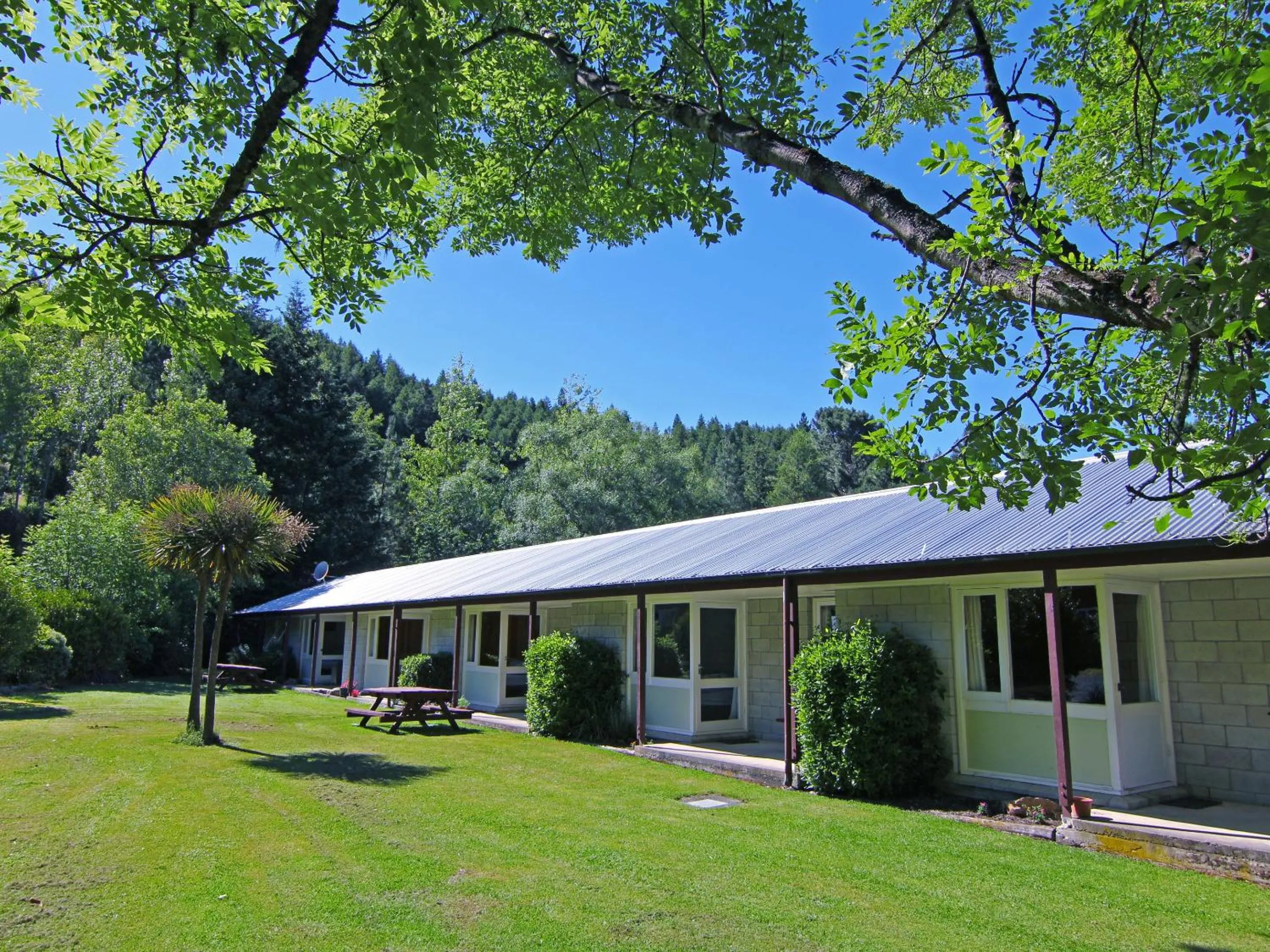 Property building in Alpine Adventure Holiday Park