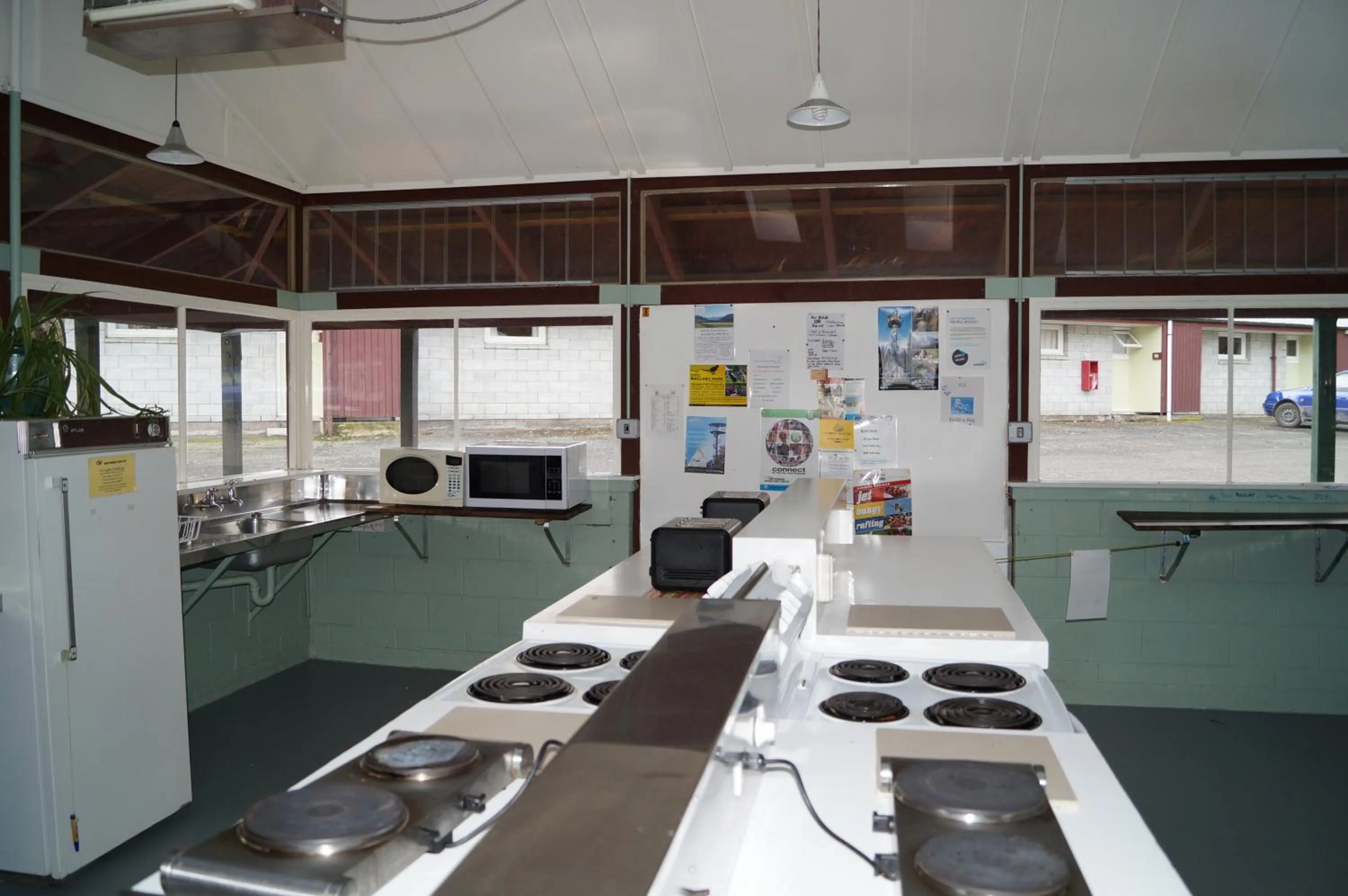 Kitchen or kitchenette in Alpine Adventure Holiday Park