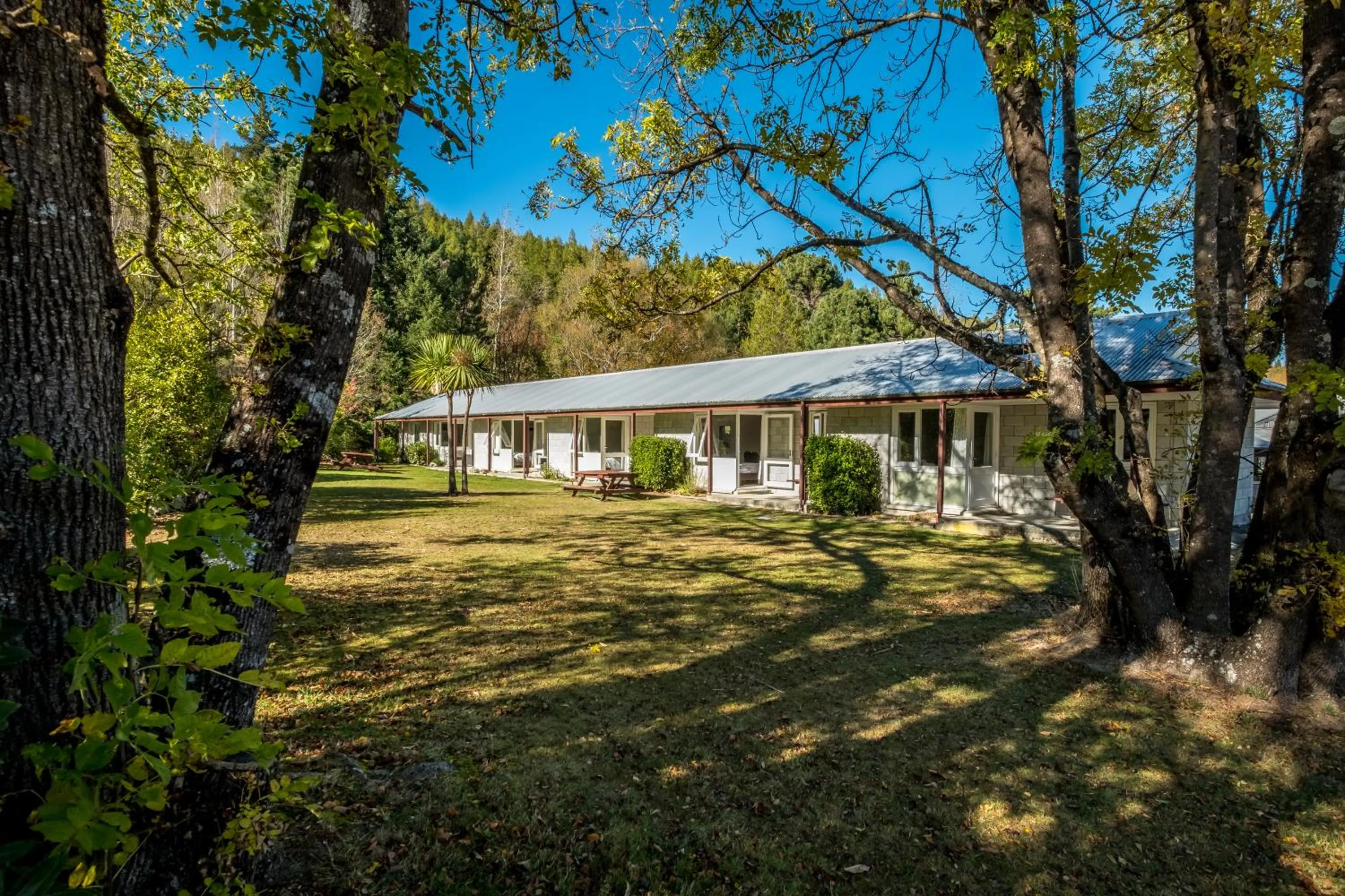 Property building in Alpine Adventure Holiday Park