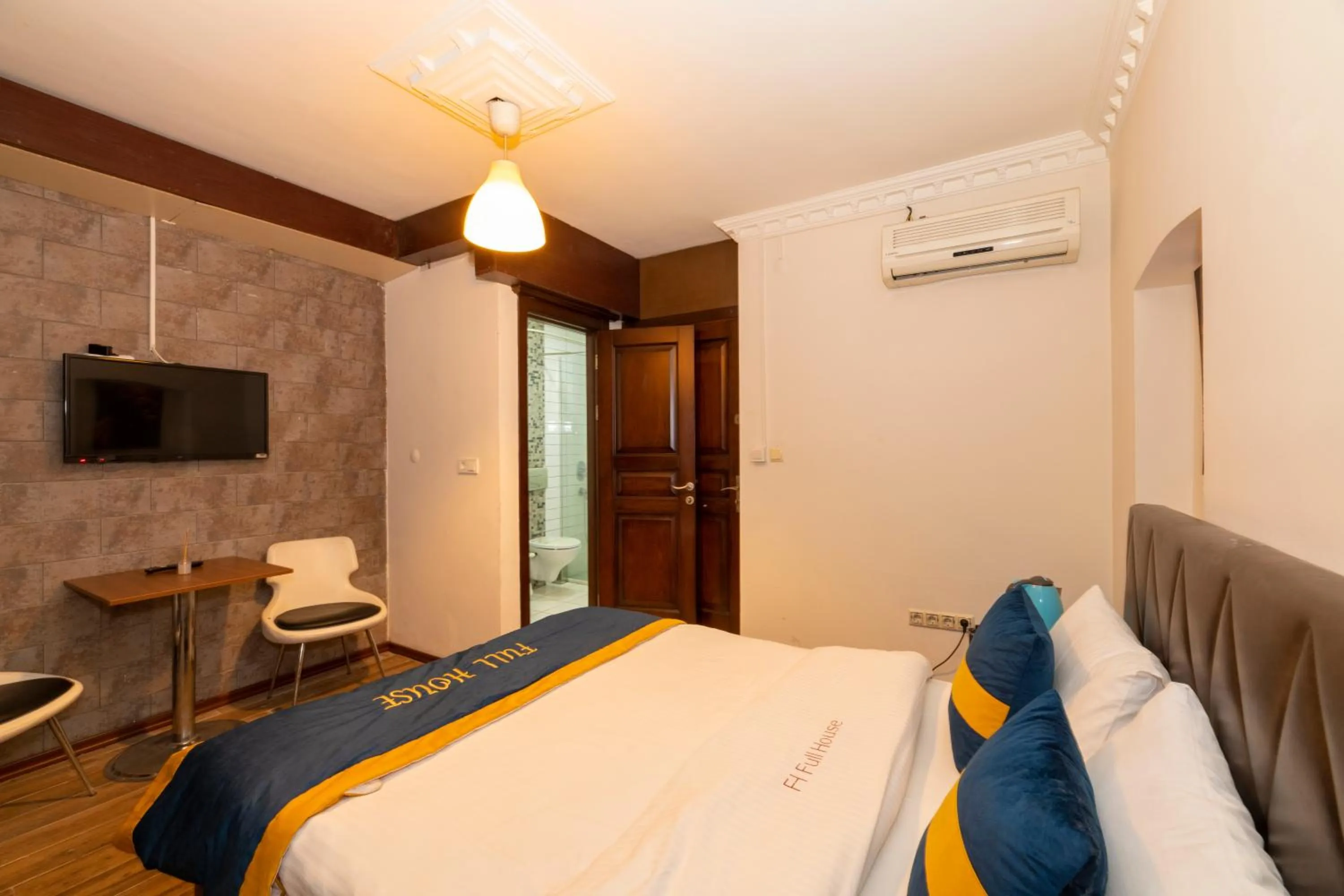 Photo of the whole room in GRAND OPERA HOTEL