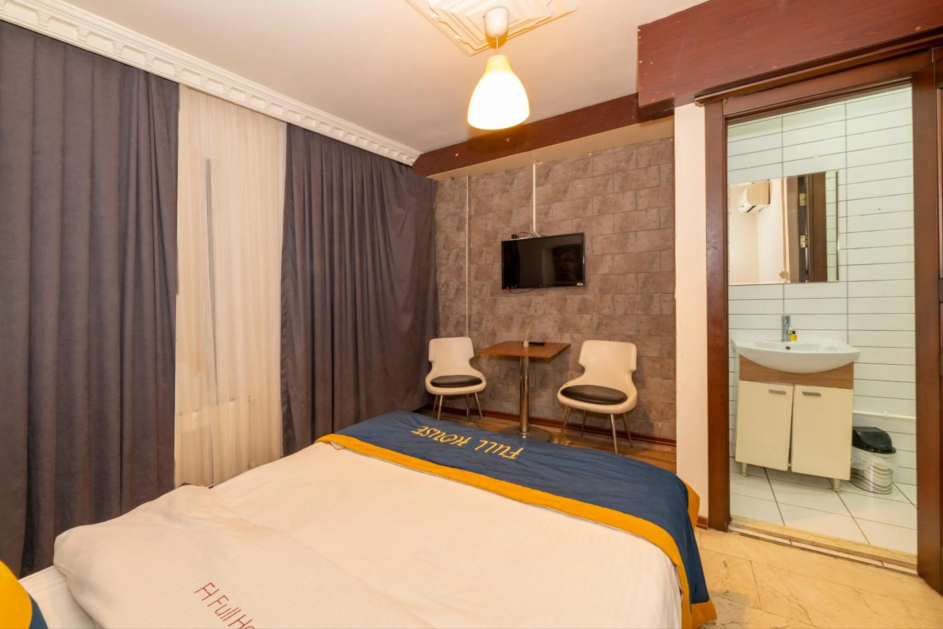 Photo of the whole room in GRAND OPERA HOTEL